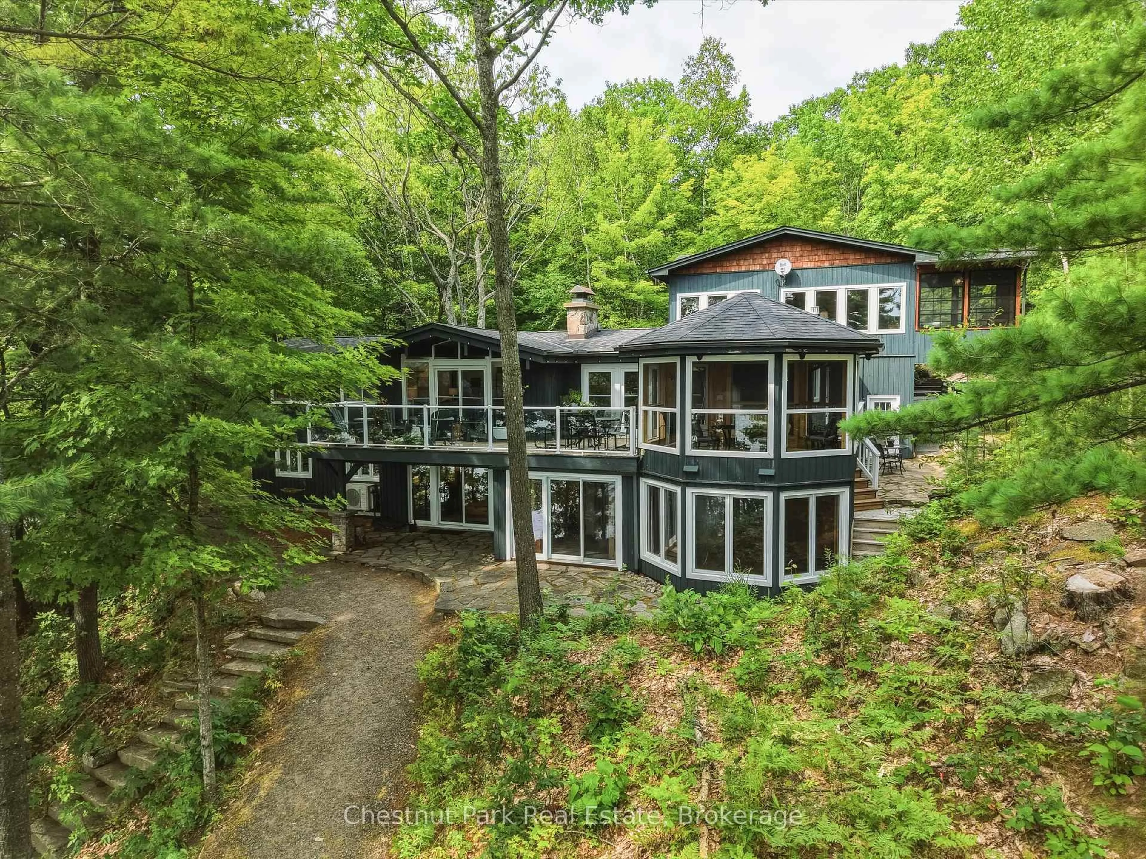 A pic from outside/outdoor area/front of a property/back of a property/a pic from drone, water/lake/river/ocean view for 1162 Osborne Point Rd #Unit 1, Lake of Bays Ontario P1H 2J3