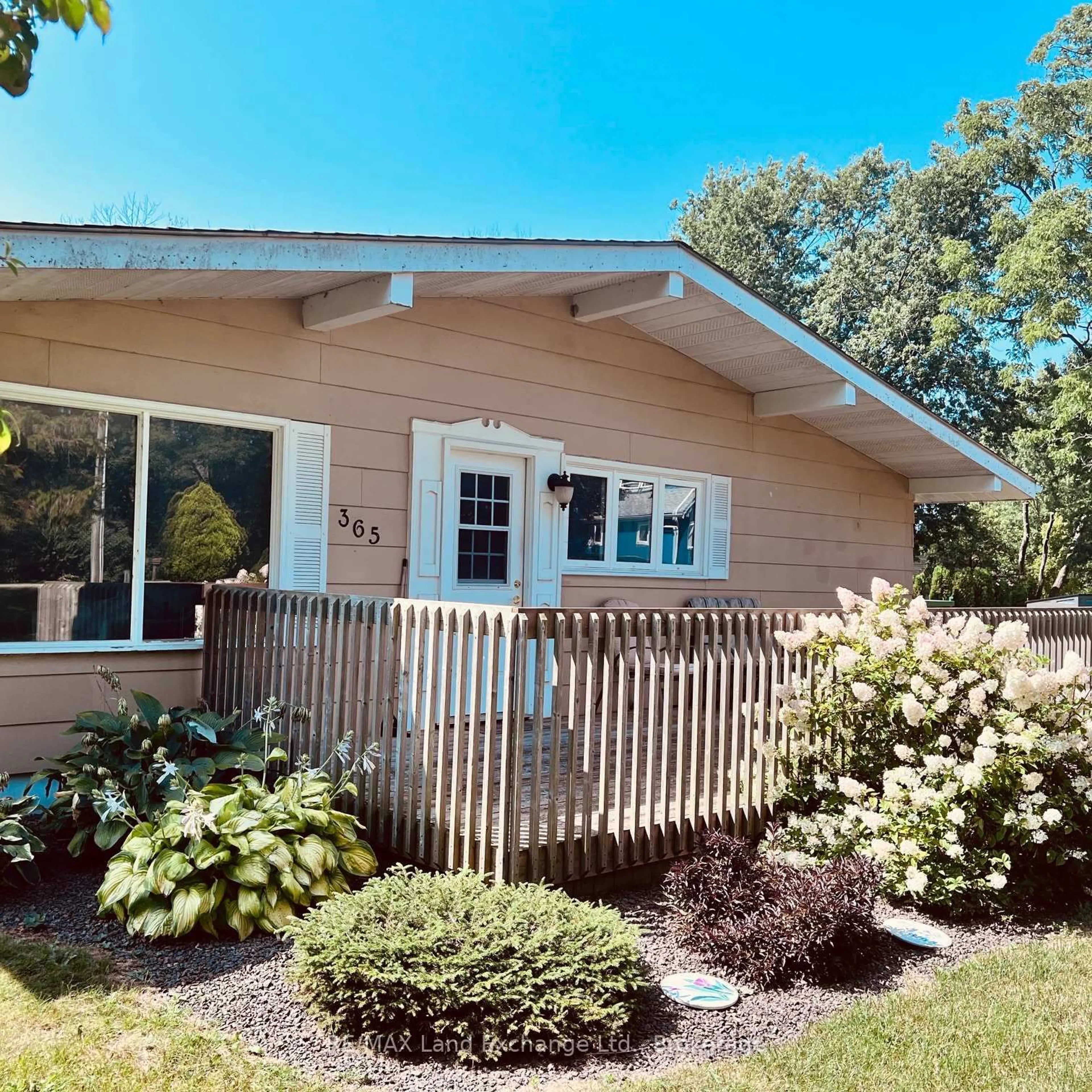 Home with vinyl exterior material, street for 365 Lake Range Dr, Huron-Kinloss Ontario N0G 2R0