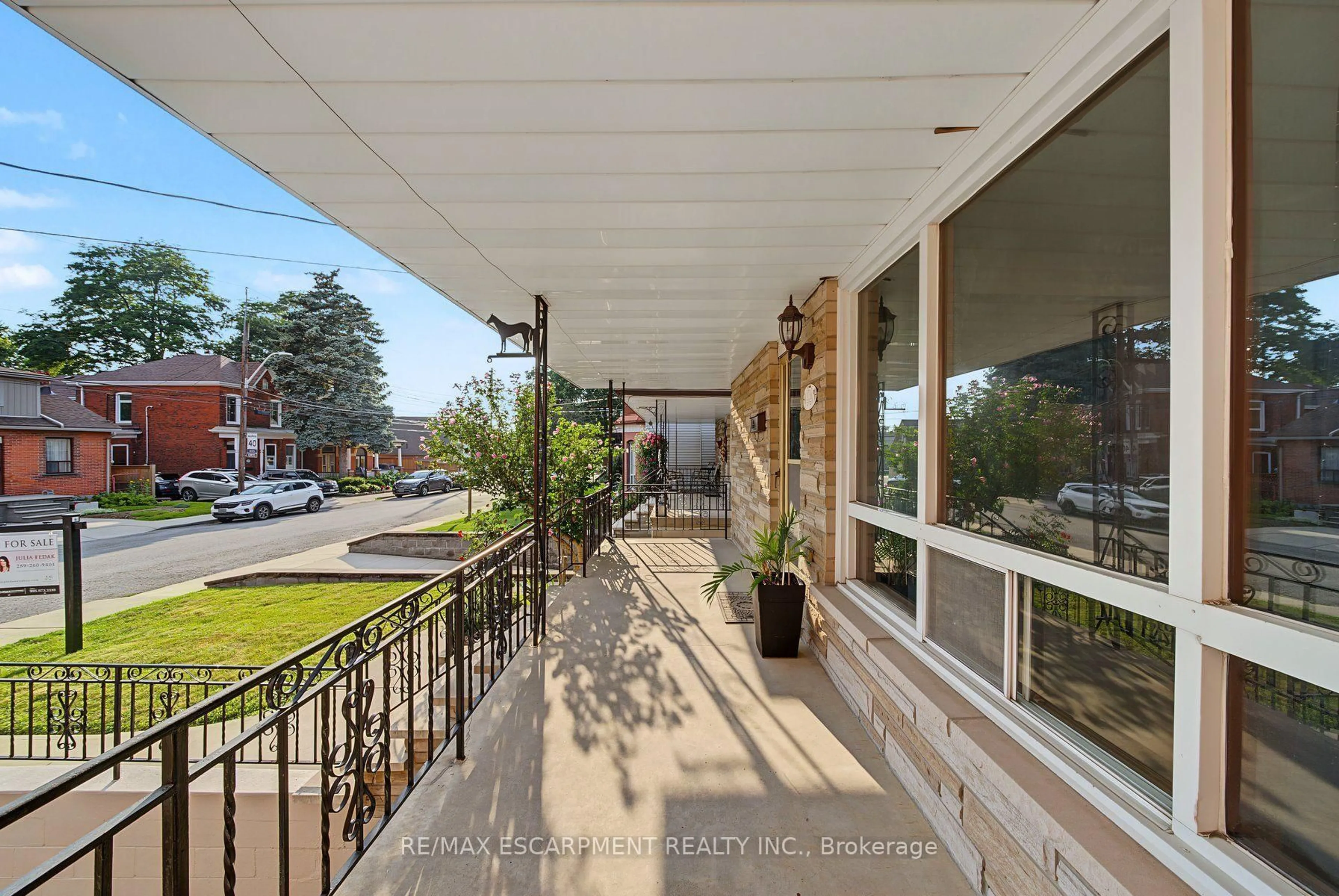 Patio, street for 44 Tom St, Hamilton Ontario L8R 1X4