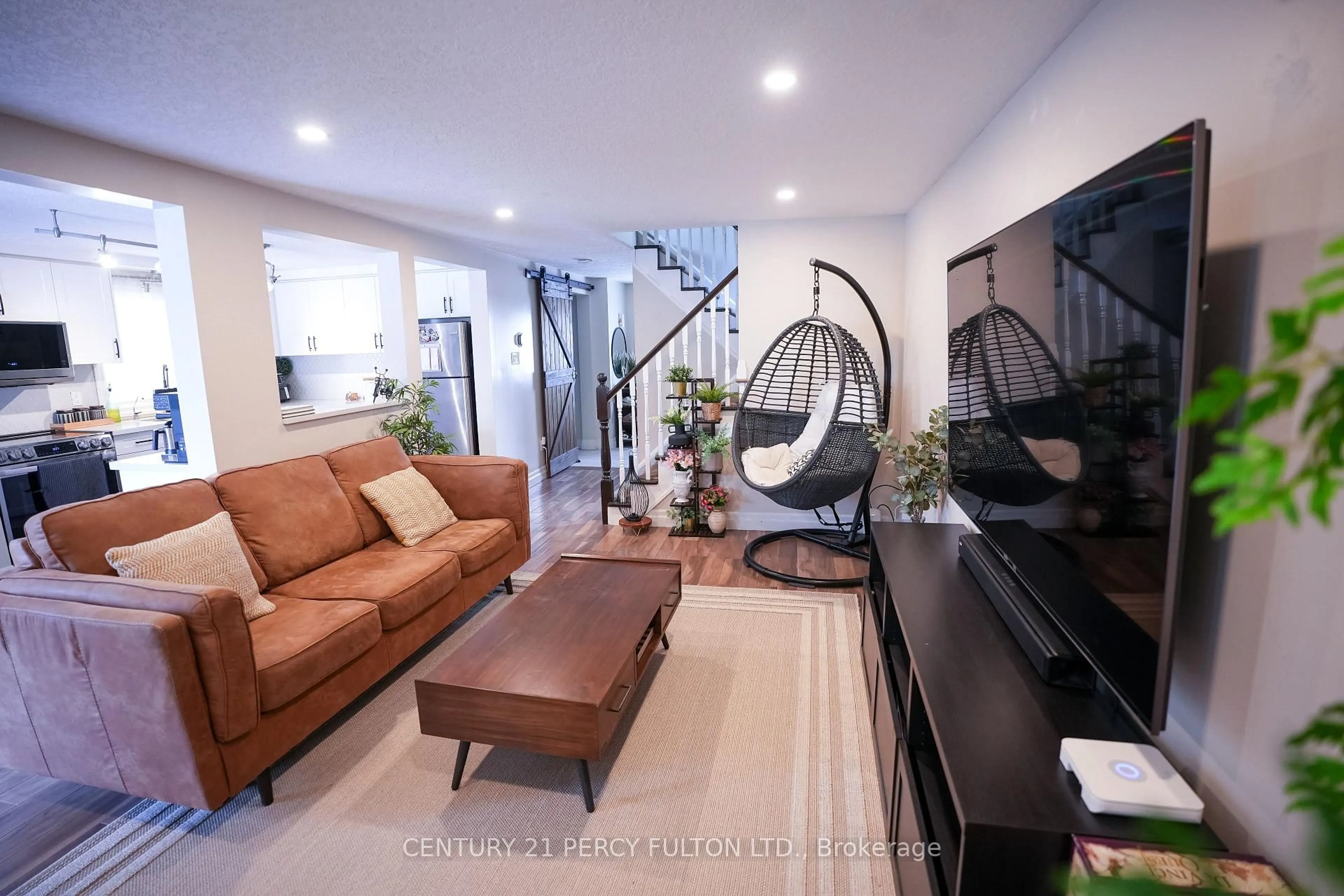 Living room with furniture, unknown for 333 Rosette Dr, Waterloo Ontario N2K 3W7