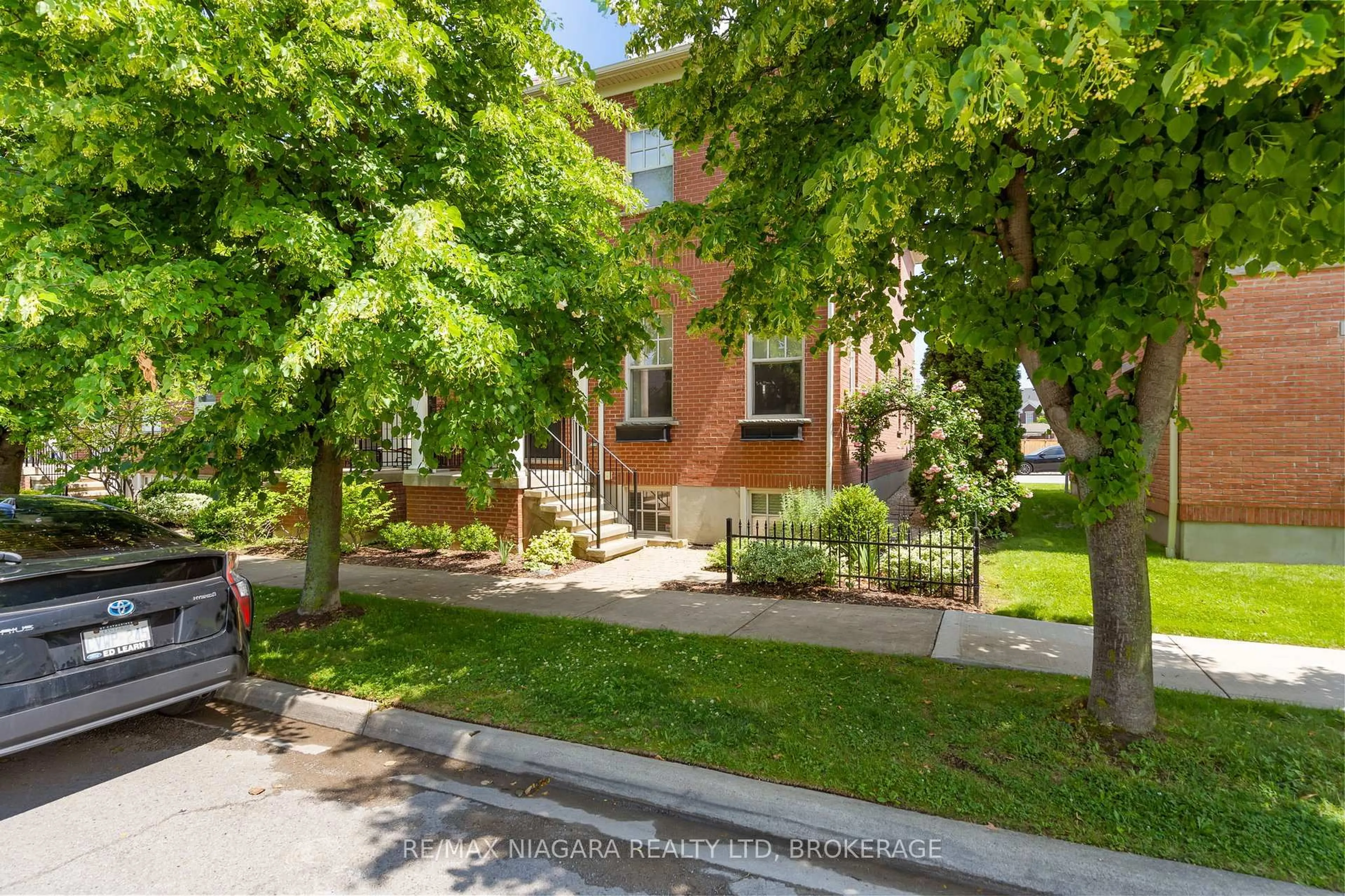Unknown for 96 Garrison Village Dr, Niagara-on-the-Lake Ontario L0S 1J0