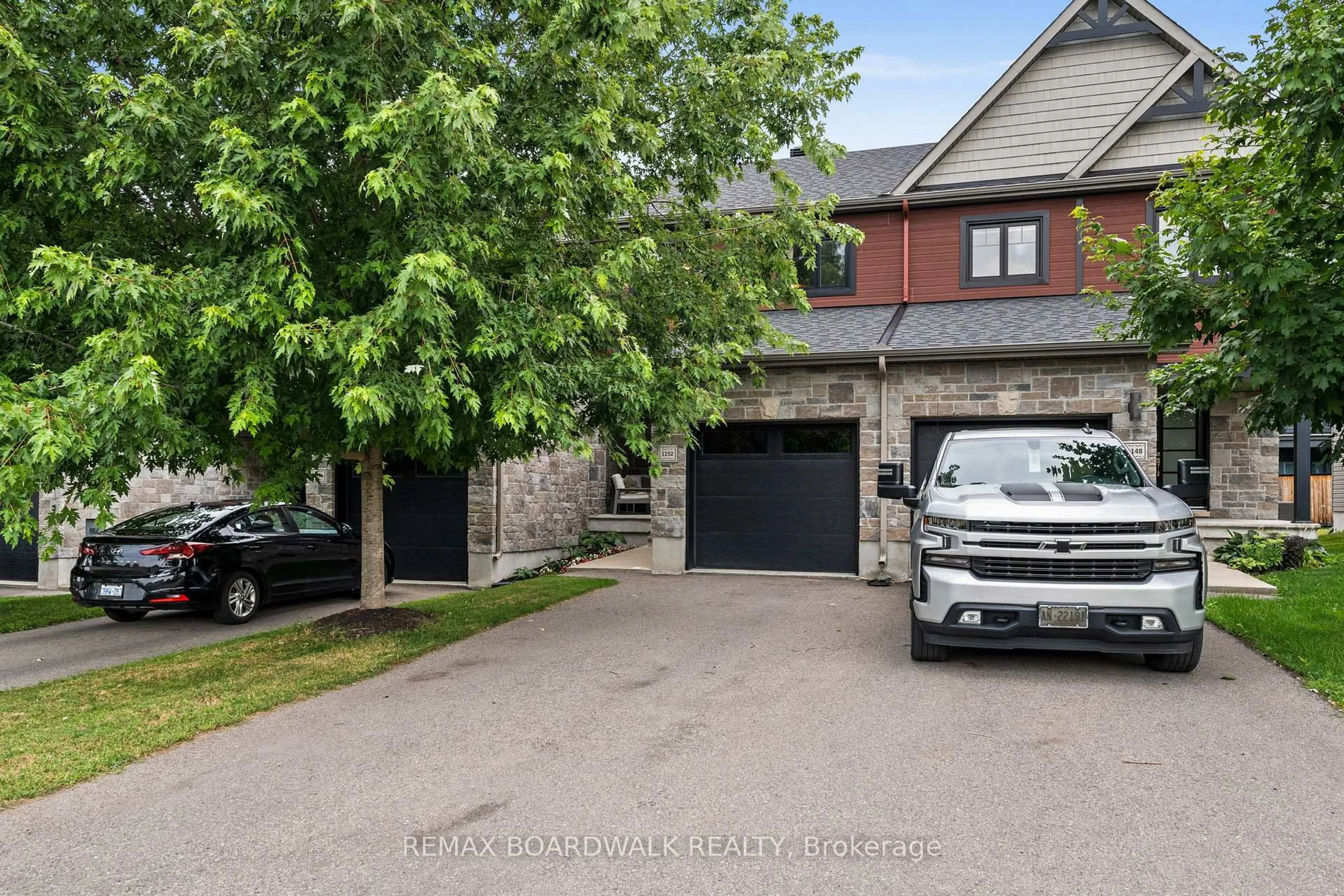 A pic from outside/outdoor area/front of a property/back of a property/a pic from drone, street for 1152 Docteur Corbeil Blvd, Clarence-Rockland Ontario K4K 0G9