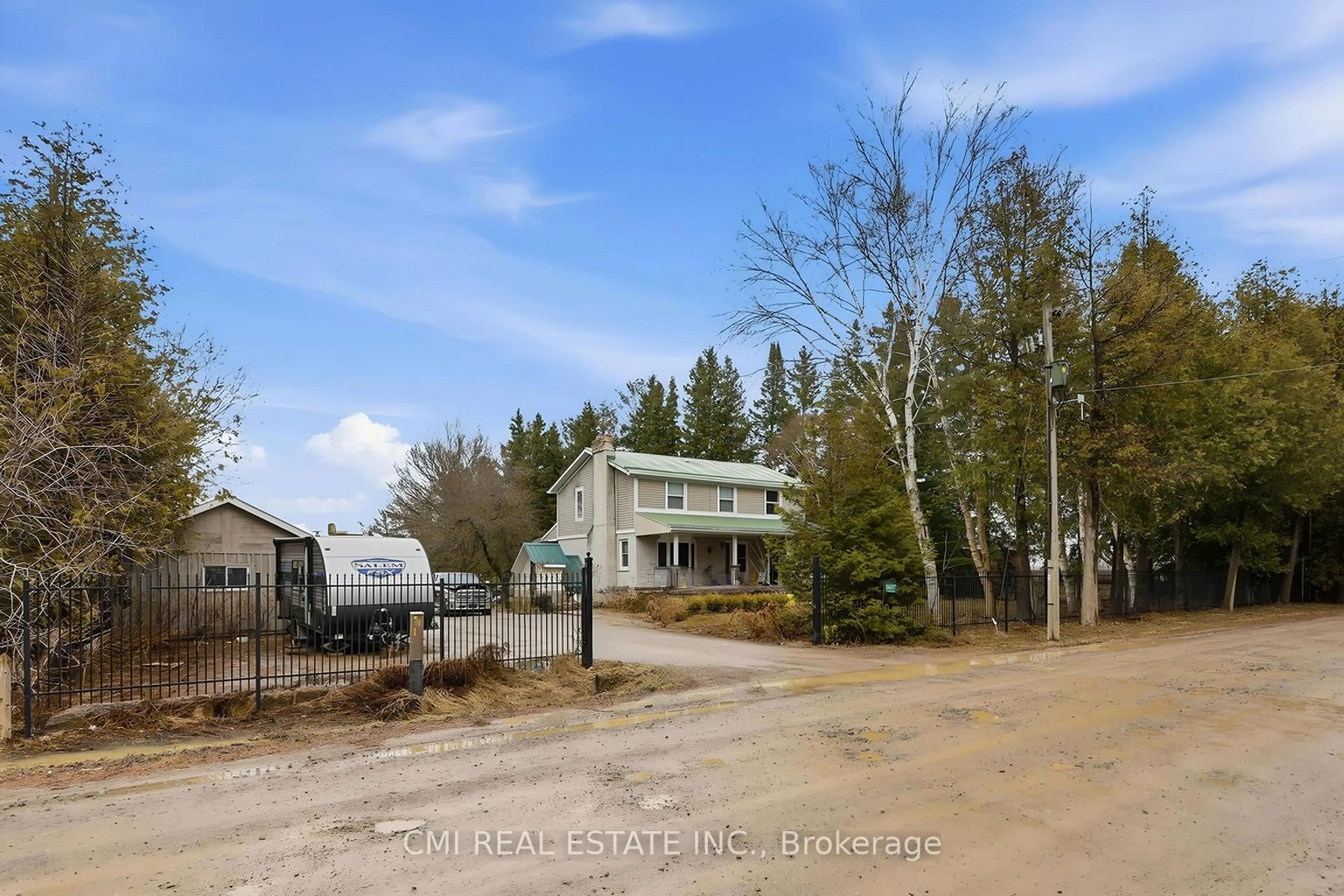 A pic from outside/outdoor area/front of a property/back of a property/a pic from drone, unknown for 5607 Tenth Line, Erin Ontario N0B 1T0