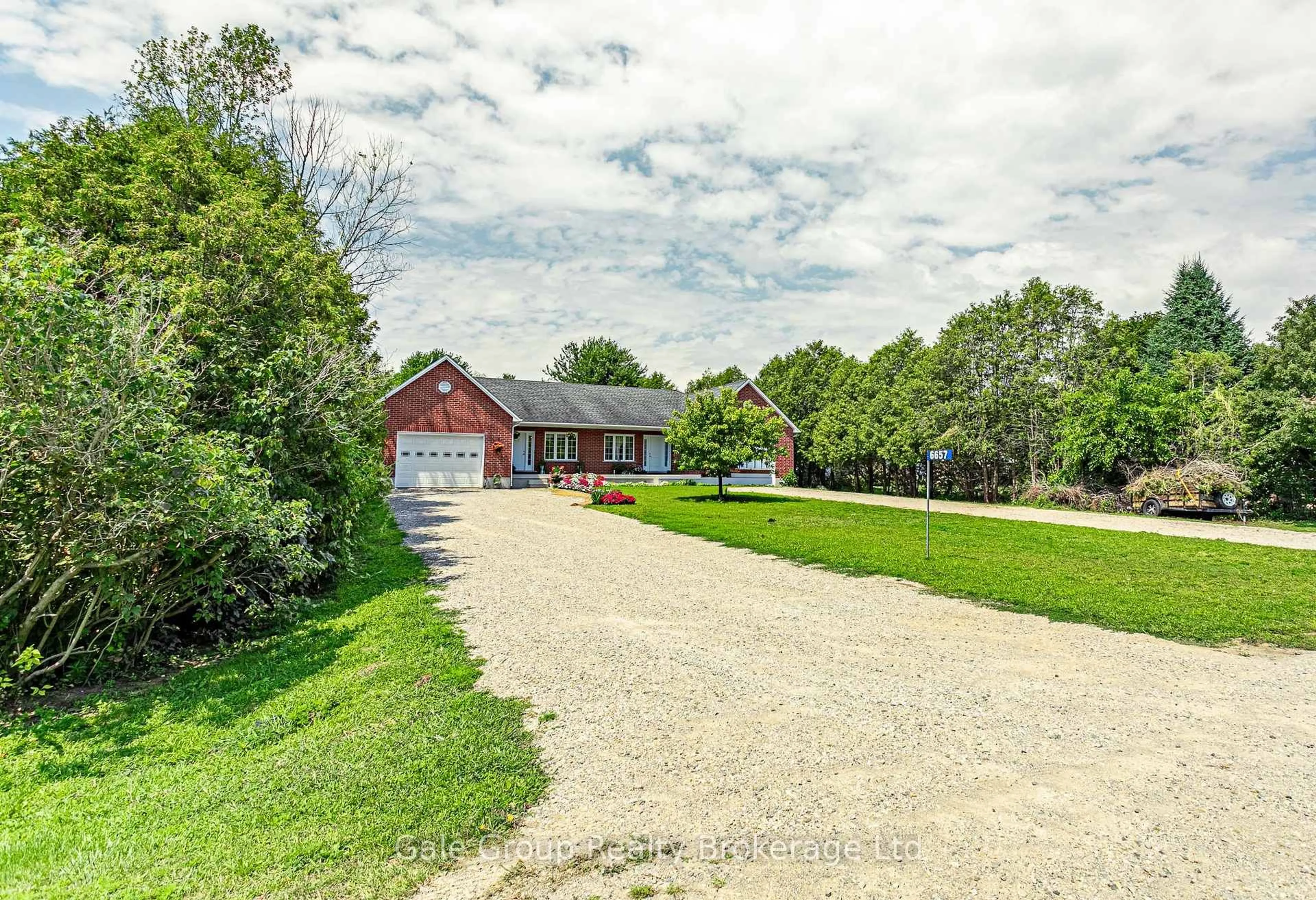 A pic from outside/outdoor area/front of a property/back of a property/a pic from drone, water/lake/river/ocean view for 6657 Plank Rd, Bayham Ontario N0J 1Z0