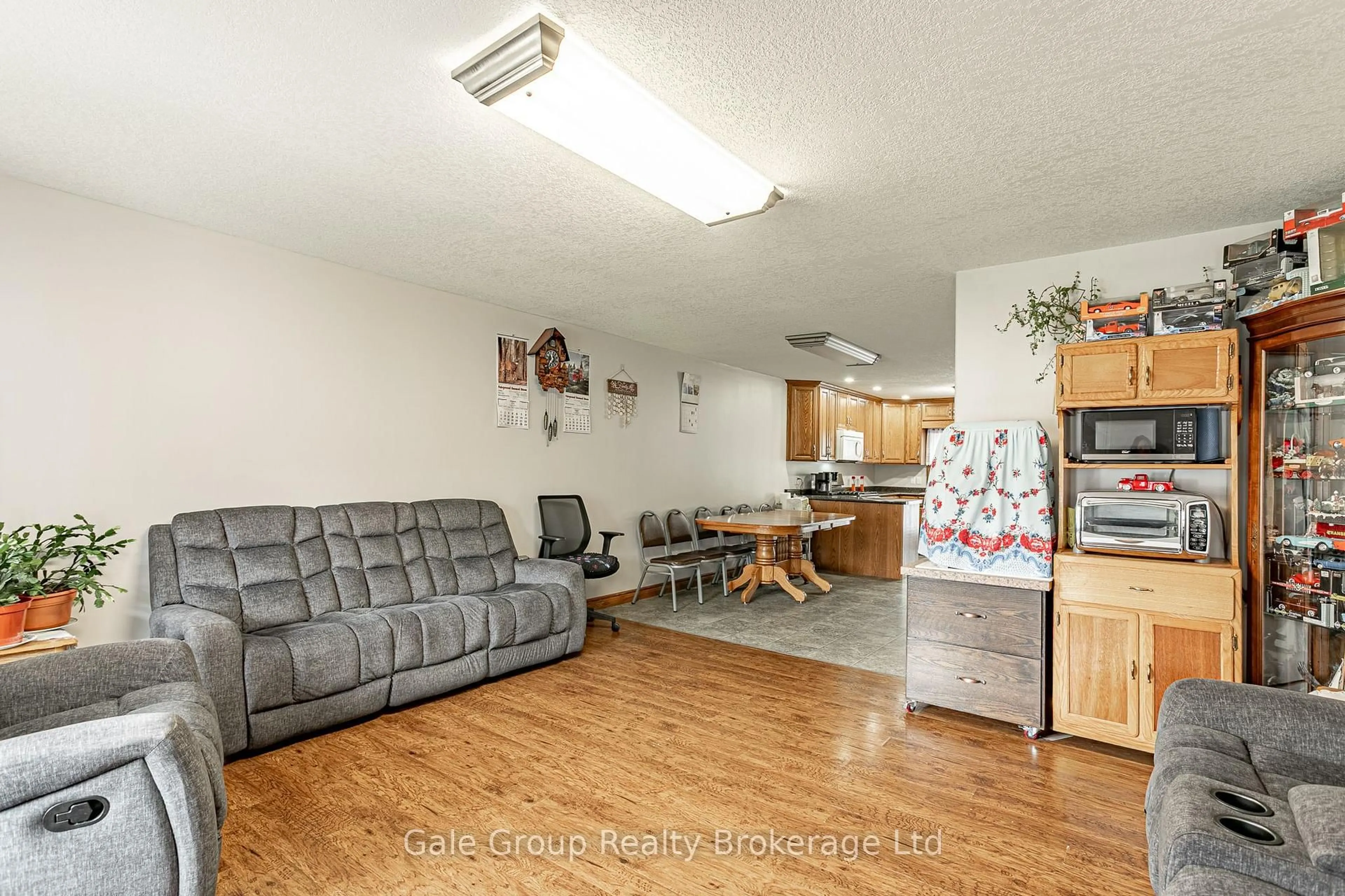 Living room with furniture, unknown for 6659 Plank Rd, Bayham Ontario N0J 1Z0