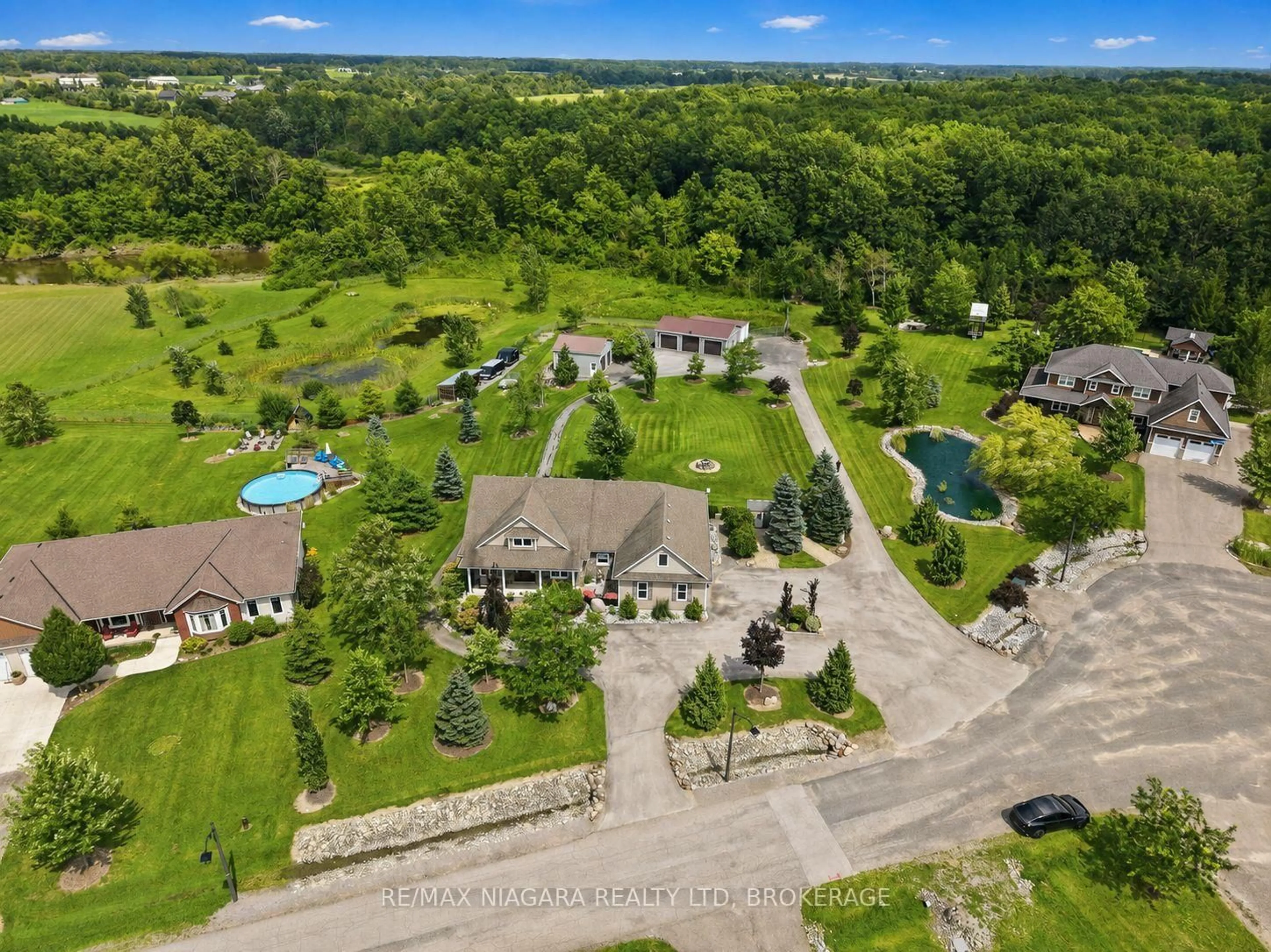 A pic from outside/outdoor area/front of a property/back of a property/a pic from drone, water/lake/river/ocean view for 5477 Attema Cres, West Lincoln Ontario L0R 1Y0