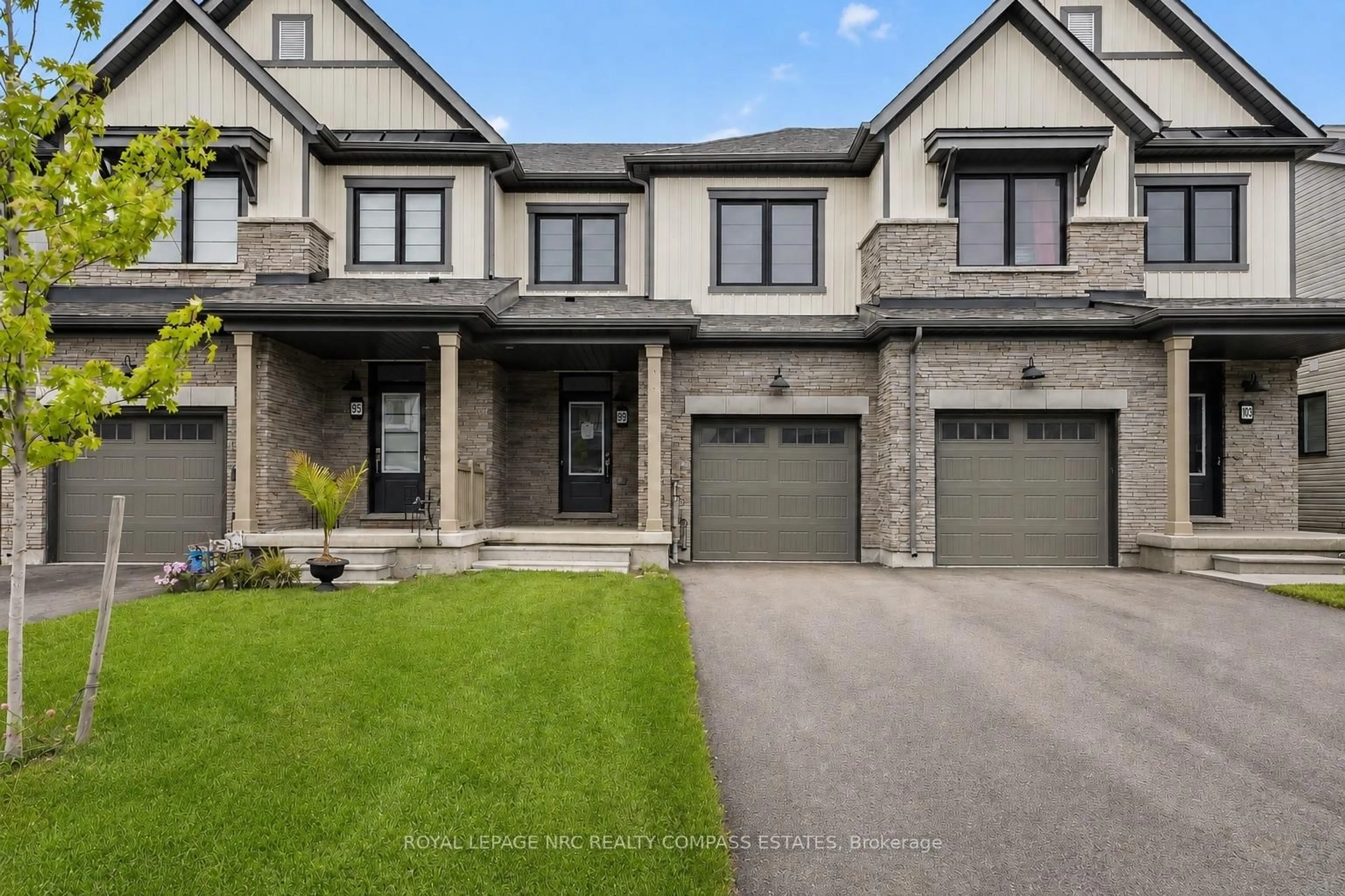Home with brick exterior material, street for 99 Keelson St, Welland Ontario L3B 5K5