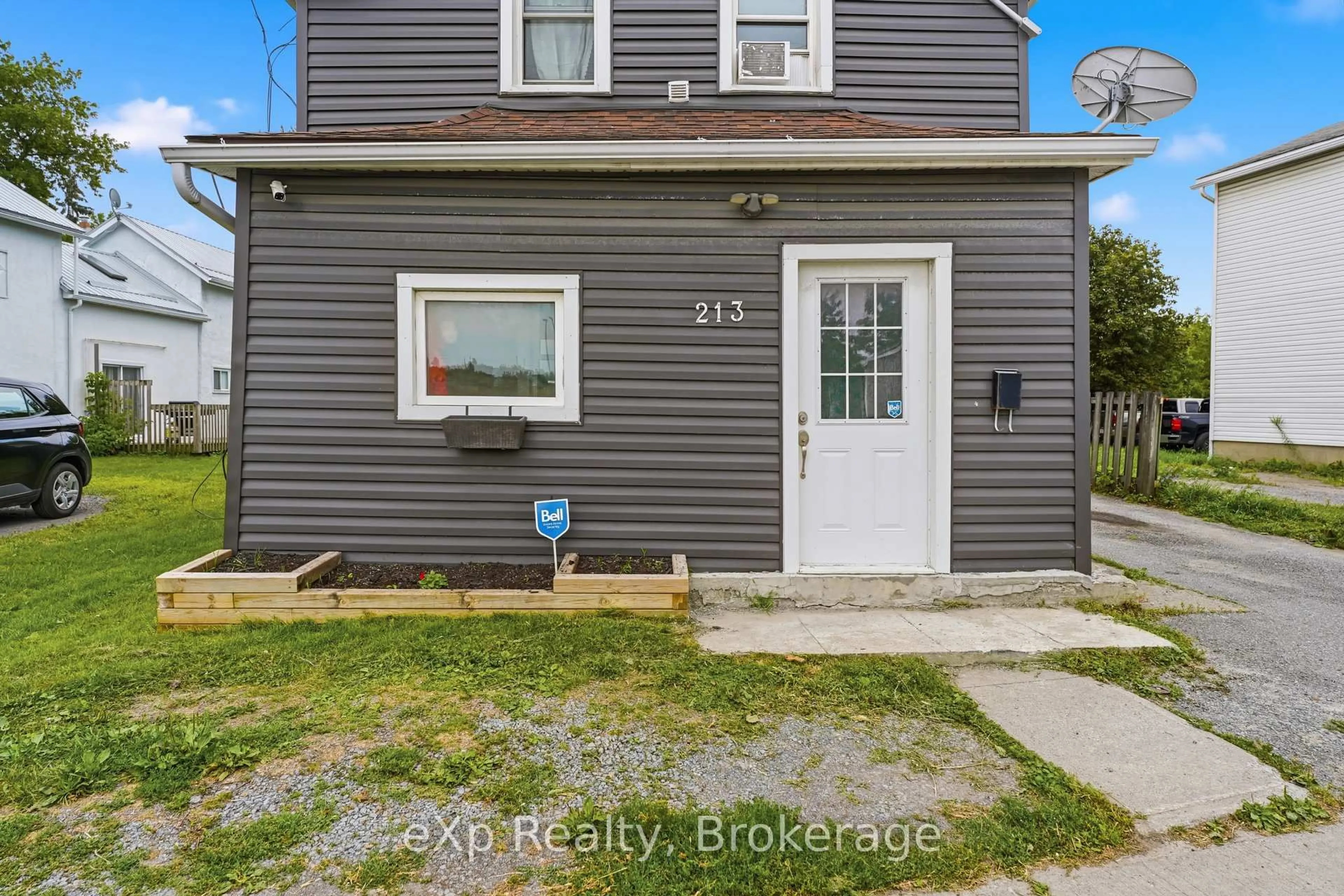 Unknown for 213 Station St, Belleville Ontario K8N 2T6