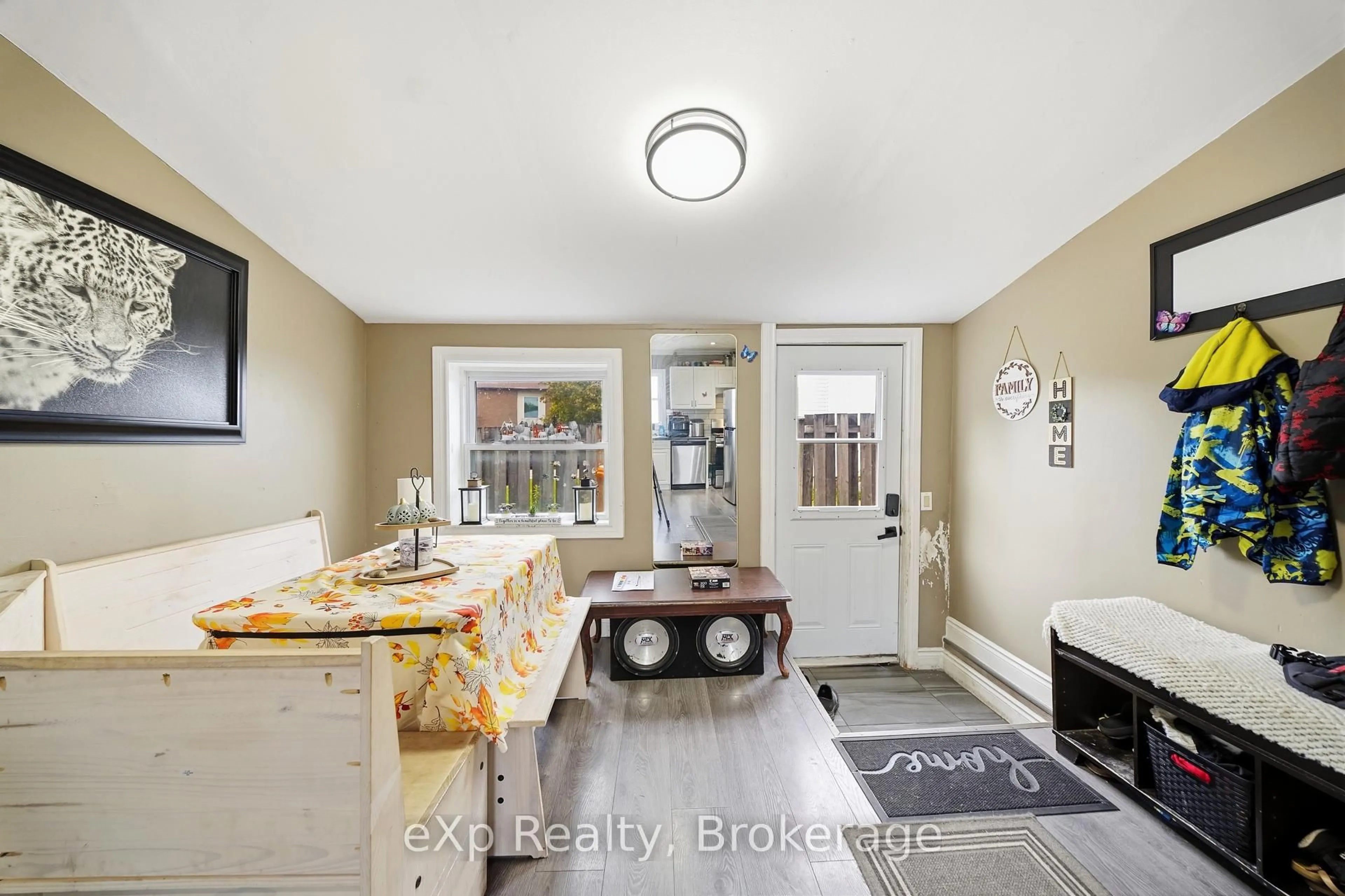 Laundry room for 213 Station St, Belleville Ontario K8N 2T6