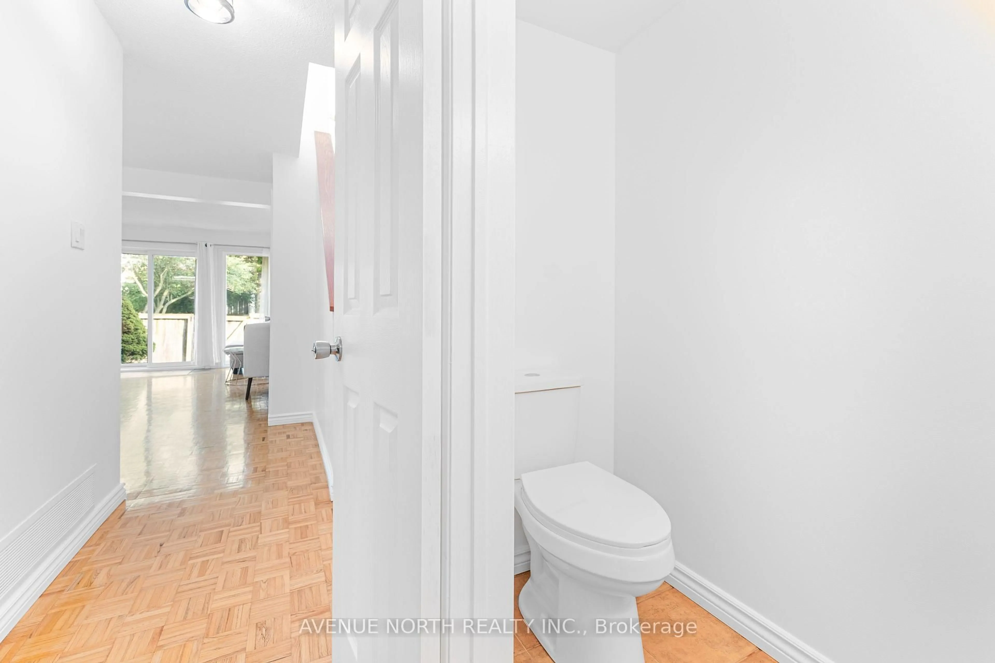 Standard bathroom, floor is not visible for 104 Bannerhill Private #-, Ottawa Ontario K1V 0T3