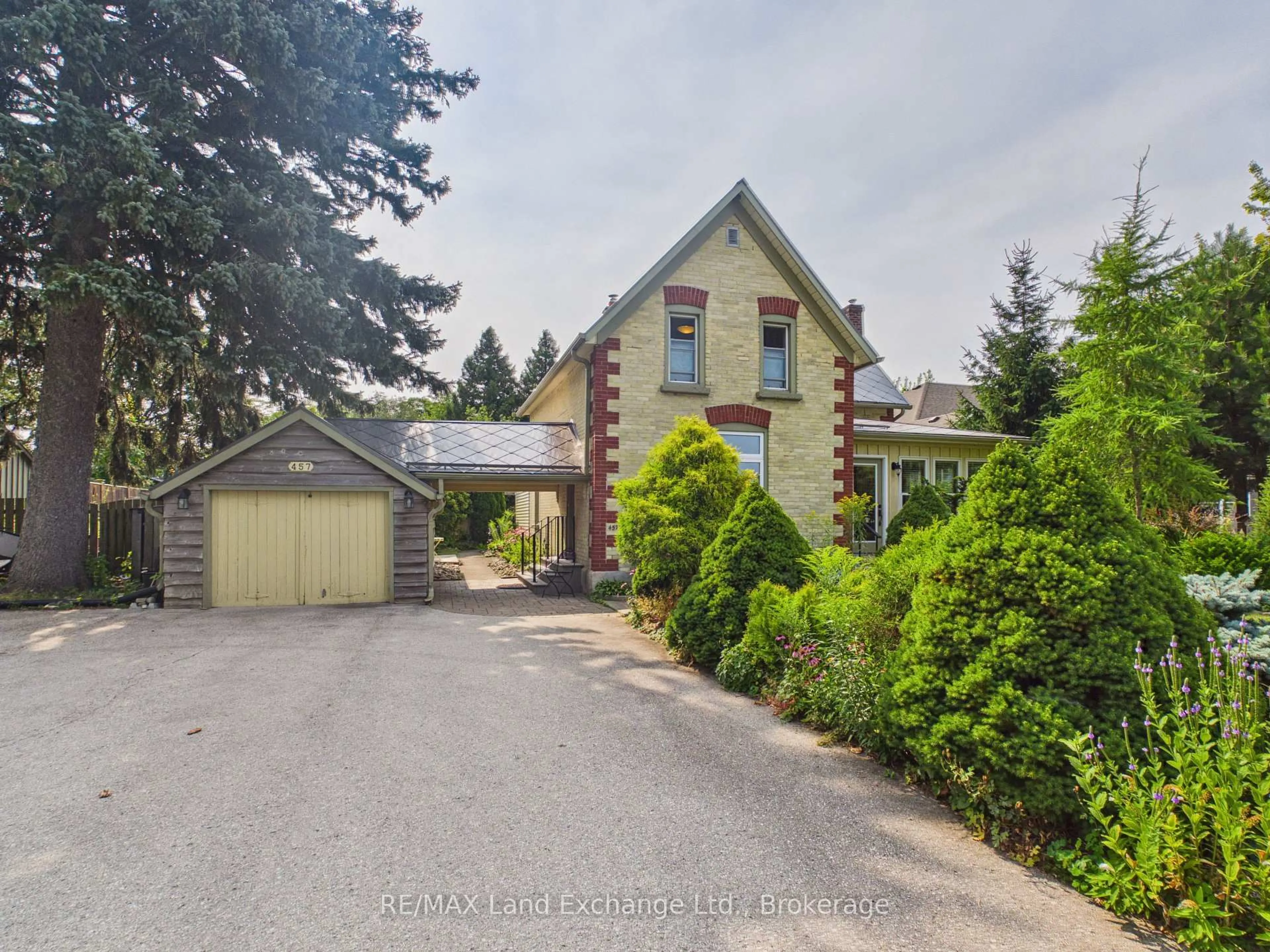 A pic from outside/outdoor area/front of a property/back of a property/a pic from drone, street for 457 Penetangore Row, Kincardine Ontario N2Z 2J7