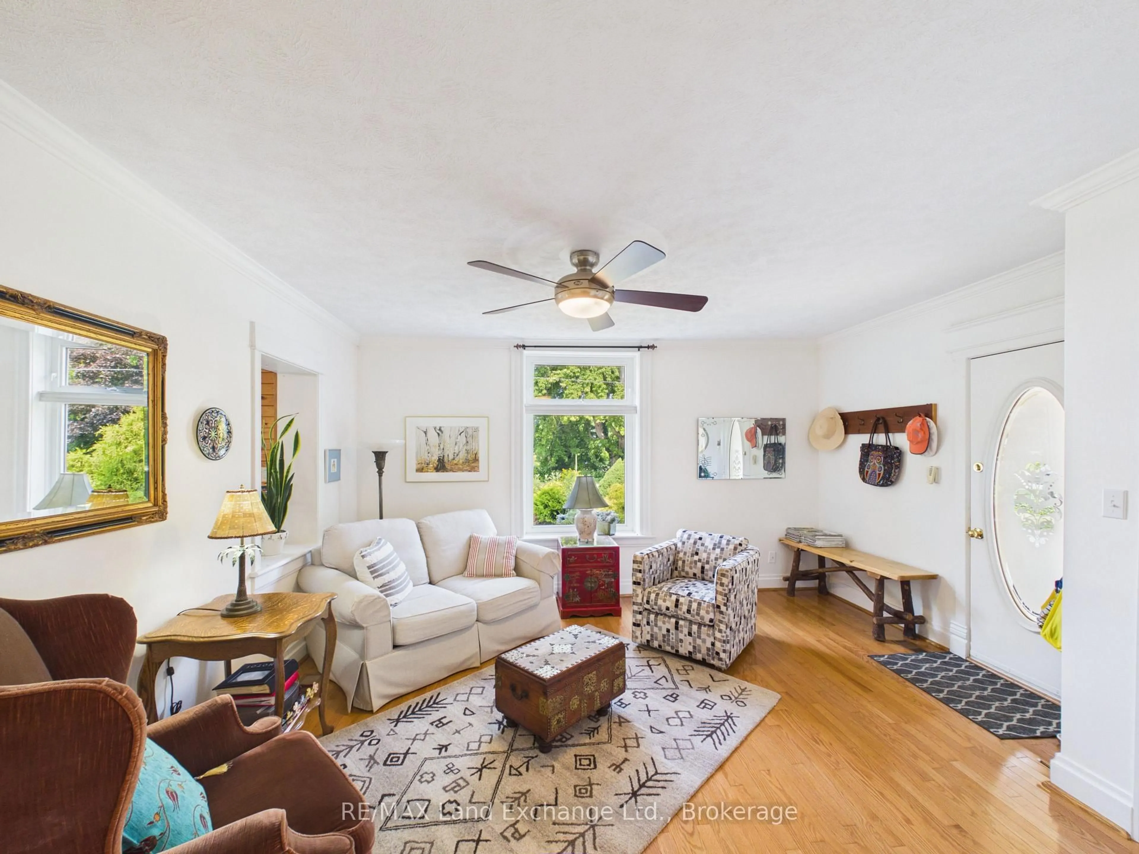 Living room with furniture, unknown for 457 Penetangore Row, Kincardine Ontario N2Z 2J7