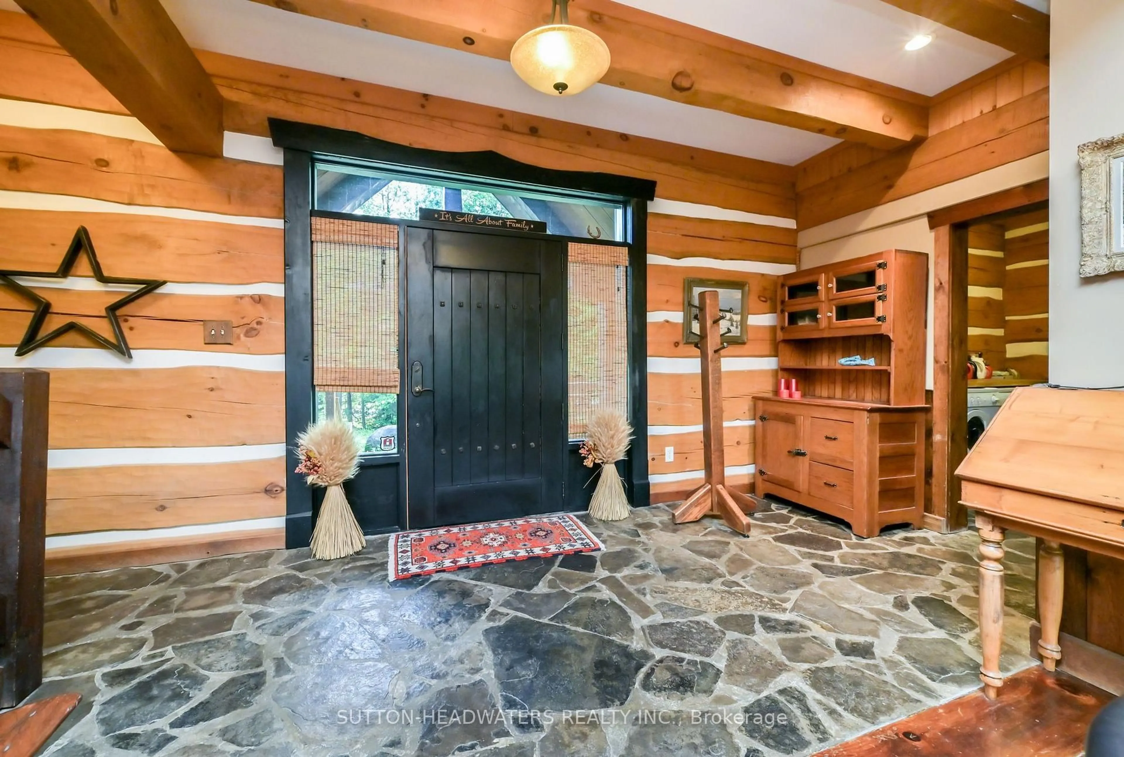 Indoor entryway for 115 Inglis Dr, Grey Highlands Ontario N0C 1M0