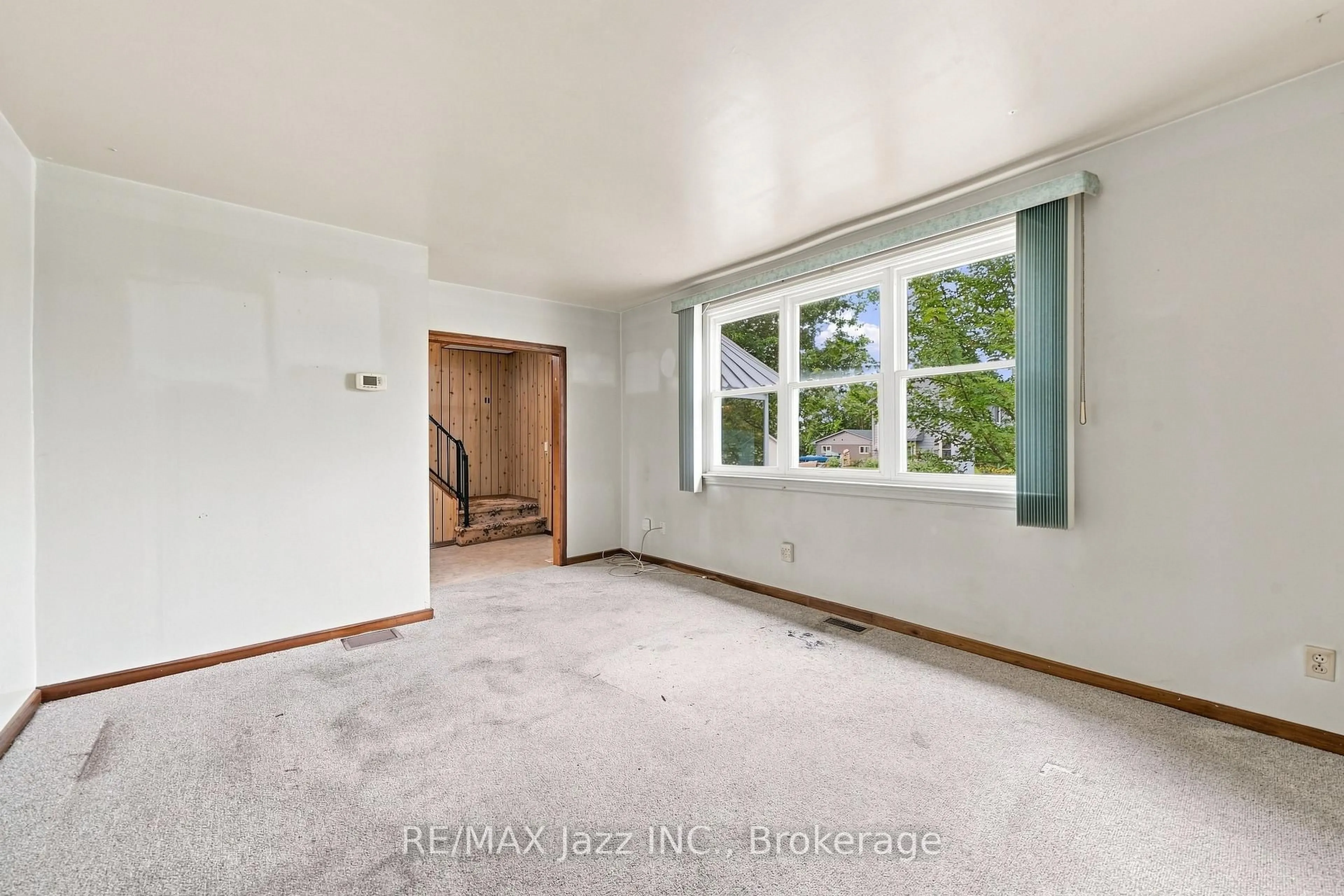 A pic of a room for 119 West St, Belleville Ontario K8N 4X8
