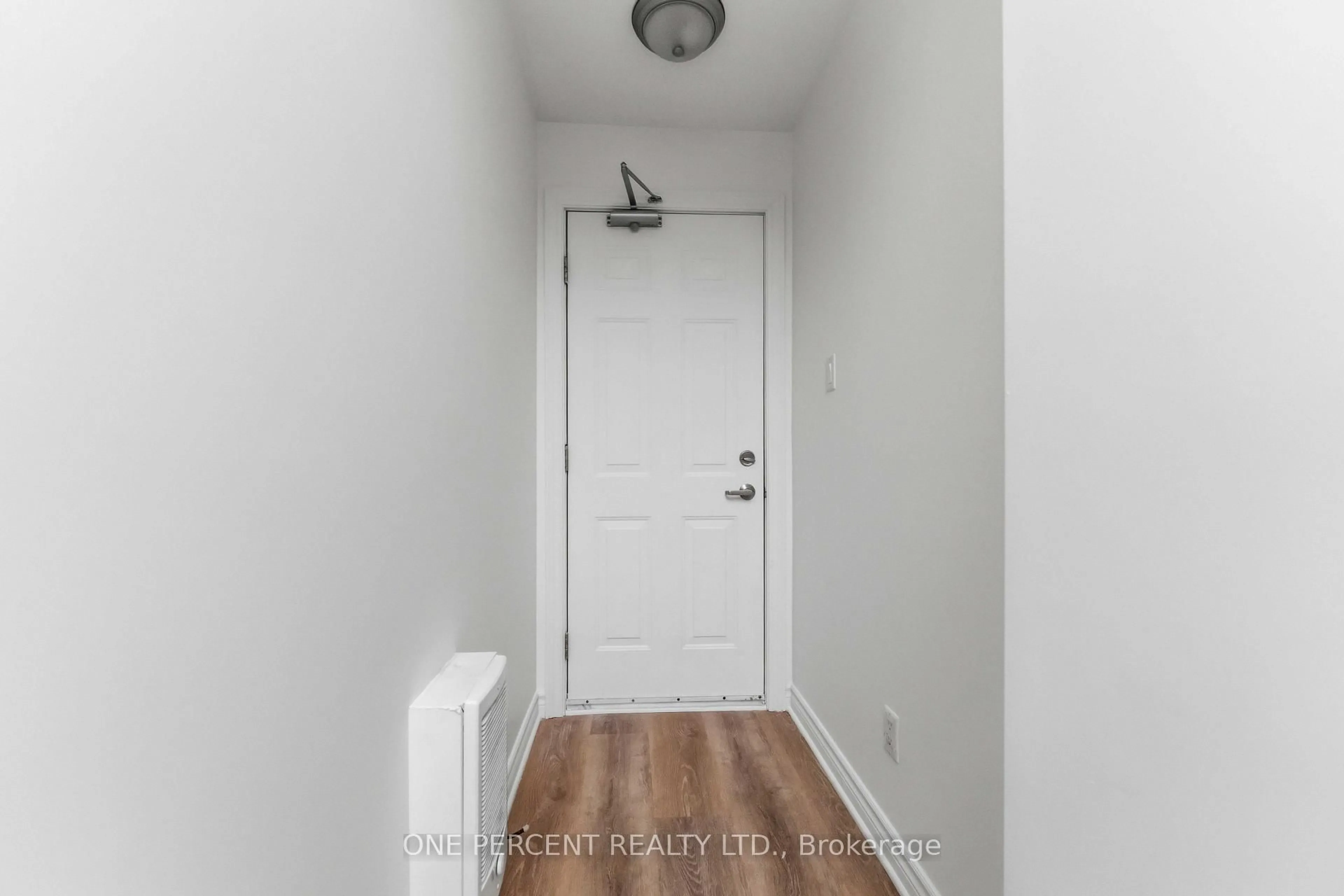 Indoor entryway for 610 LAKERIDGE Dr, Ottawa Ontario K4A 0H4