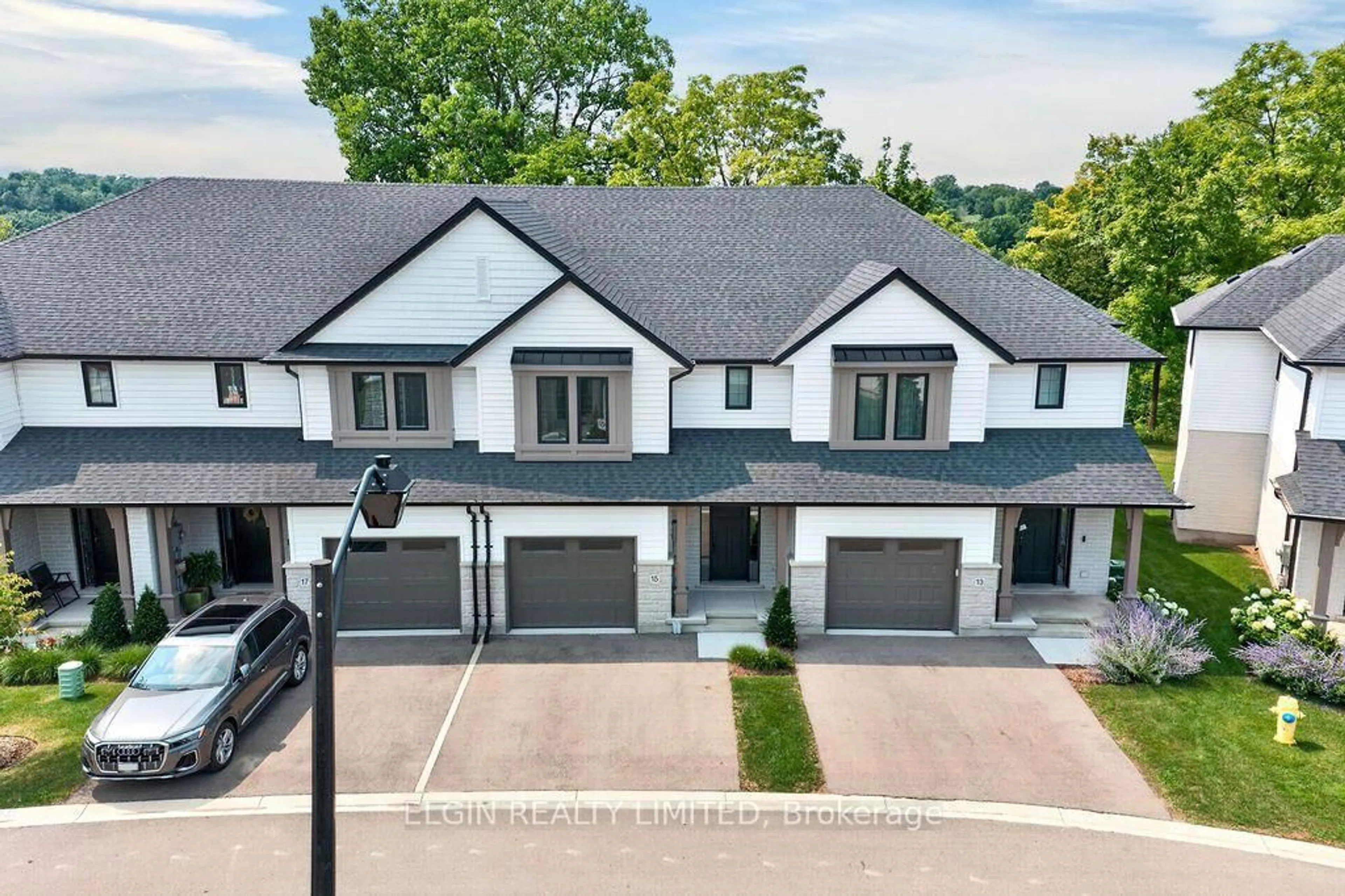 A pic from outside/outdoor area/front of a property/back of a property/a pic from drone, street for 49 Royal Dornoch Dr #15, St. Thomas Ontario N5R 0P4
