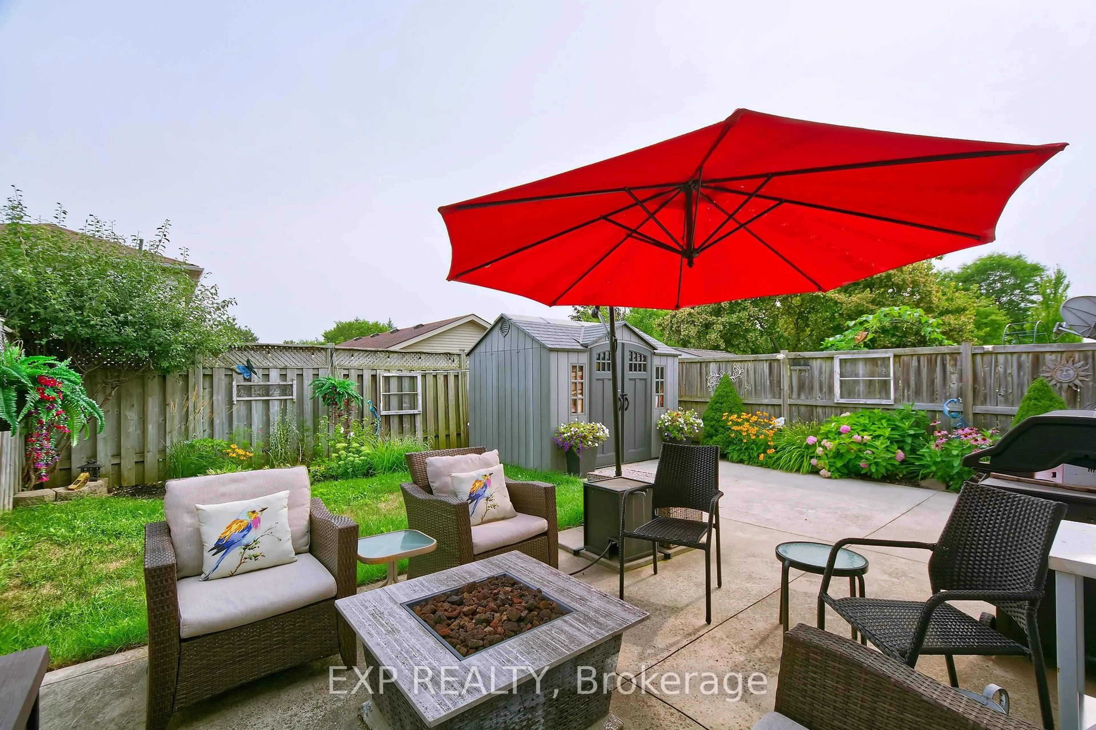 Patio, water/lake/river/ocean view for 321 Simpson Cres, London East Ontario N5V 2T7