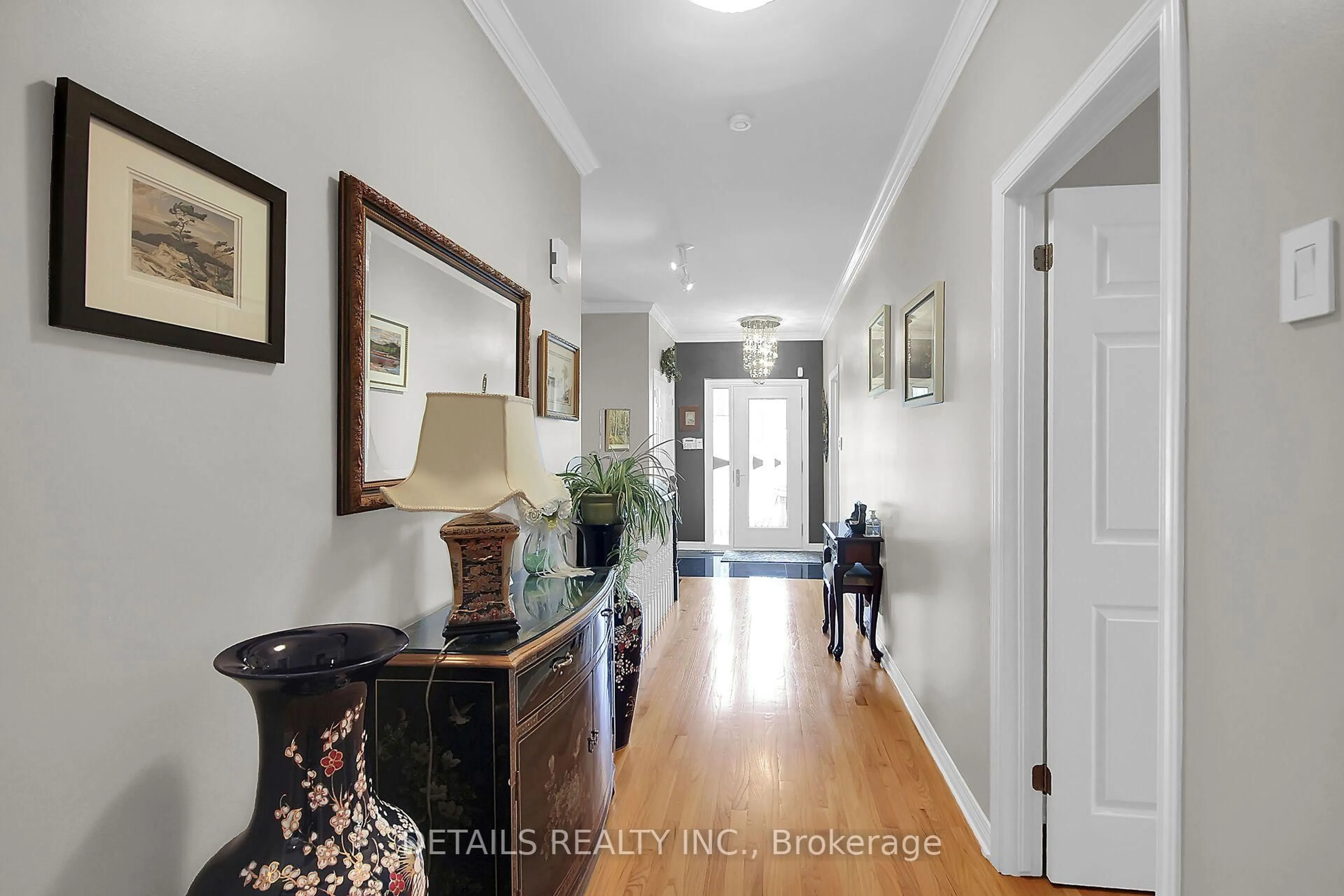 Indoor entryway for 65 Kimberwick Cres, Ottawa Ontario K1V 0W6