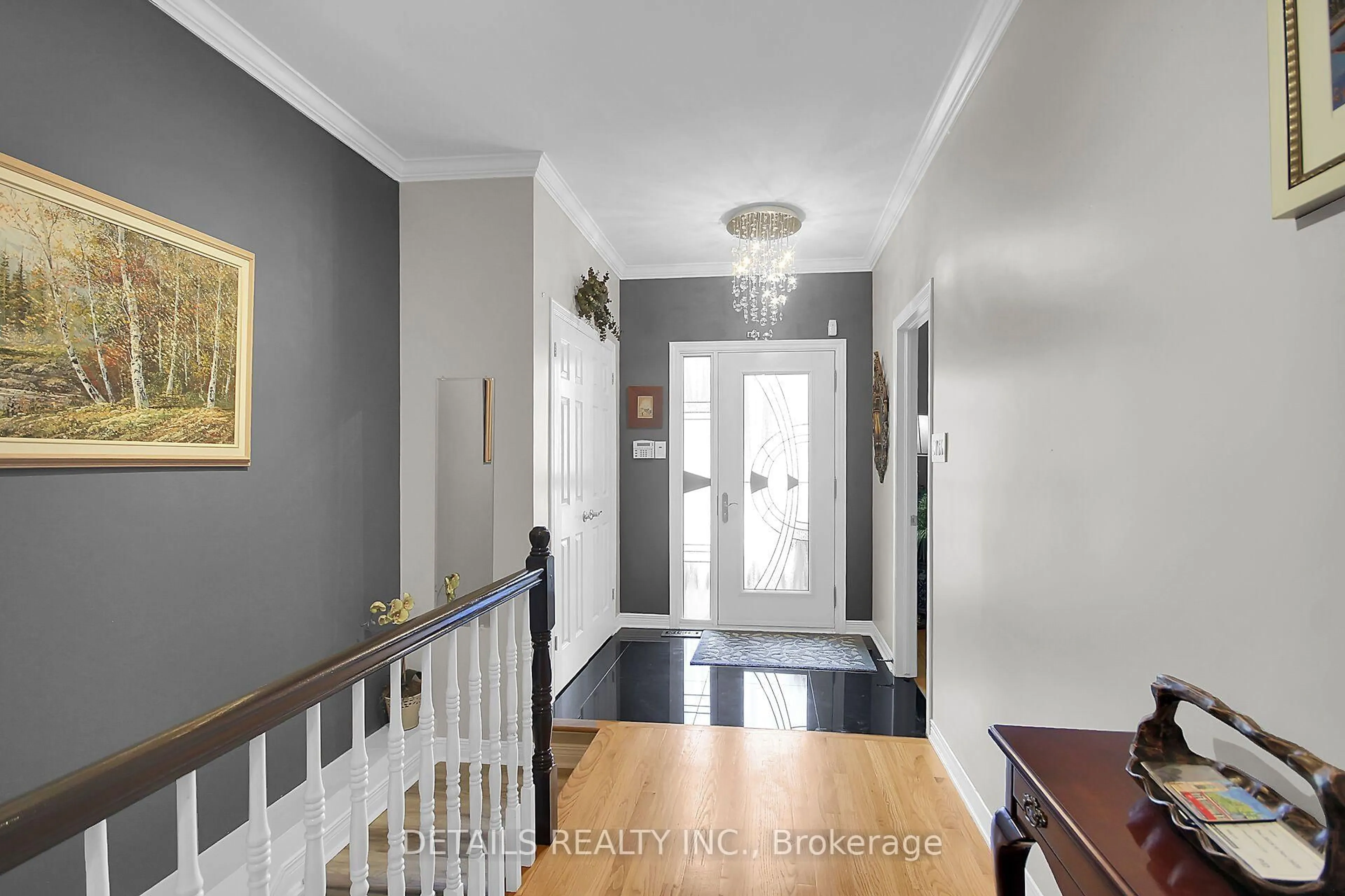 Indoor entryway for 65 Kimberwick Cres, Ottawa Ontario K1V 0W6