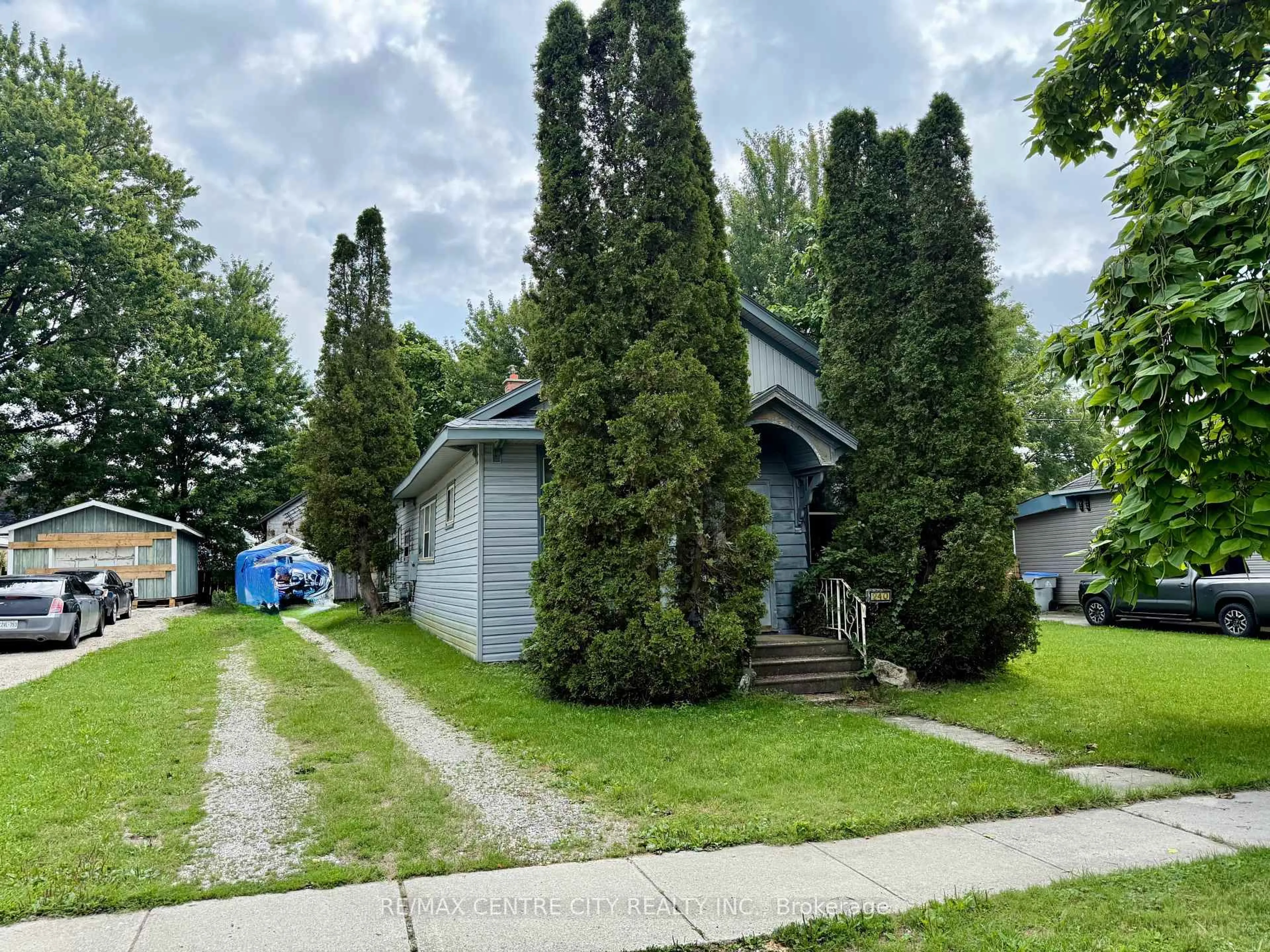 A pic from outside/outdoor area/front of a property/back of a property/a pic from drone, street for 240 King St, Lucan Biddulph Ontario N0M 1V0