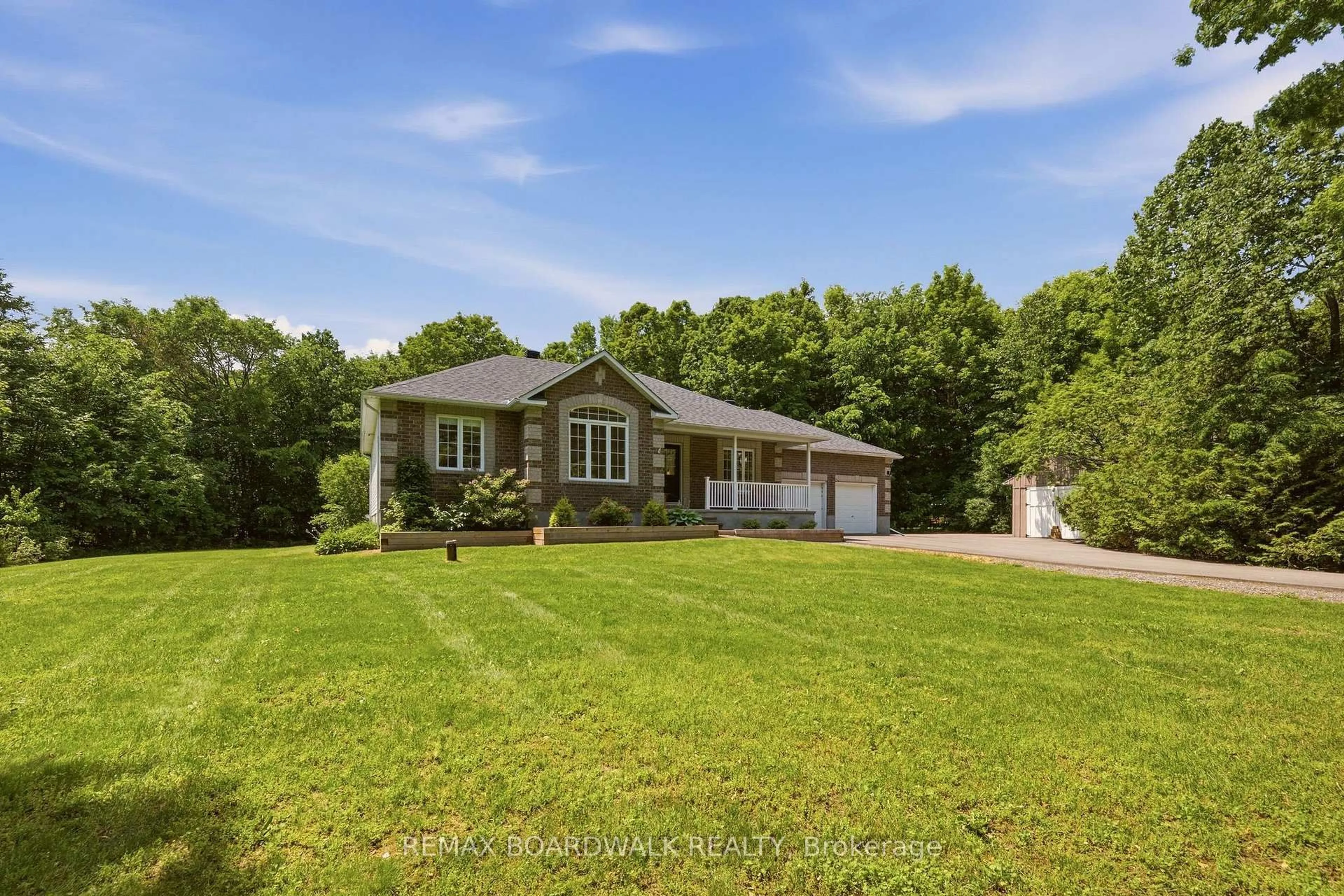 A pic from outside/outdoor area/front of a property/back of a property/a pic from drone, unknown for 289 Timberwood Dr, Carleton Place Ontario K7C 3P2