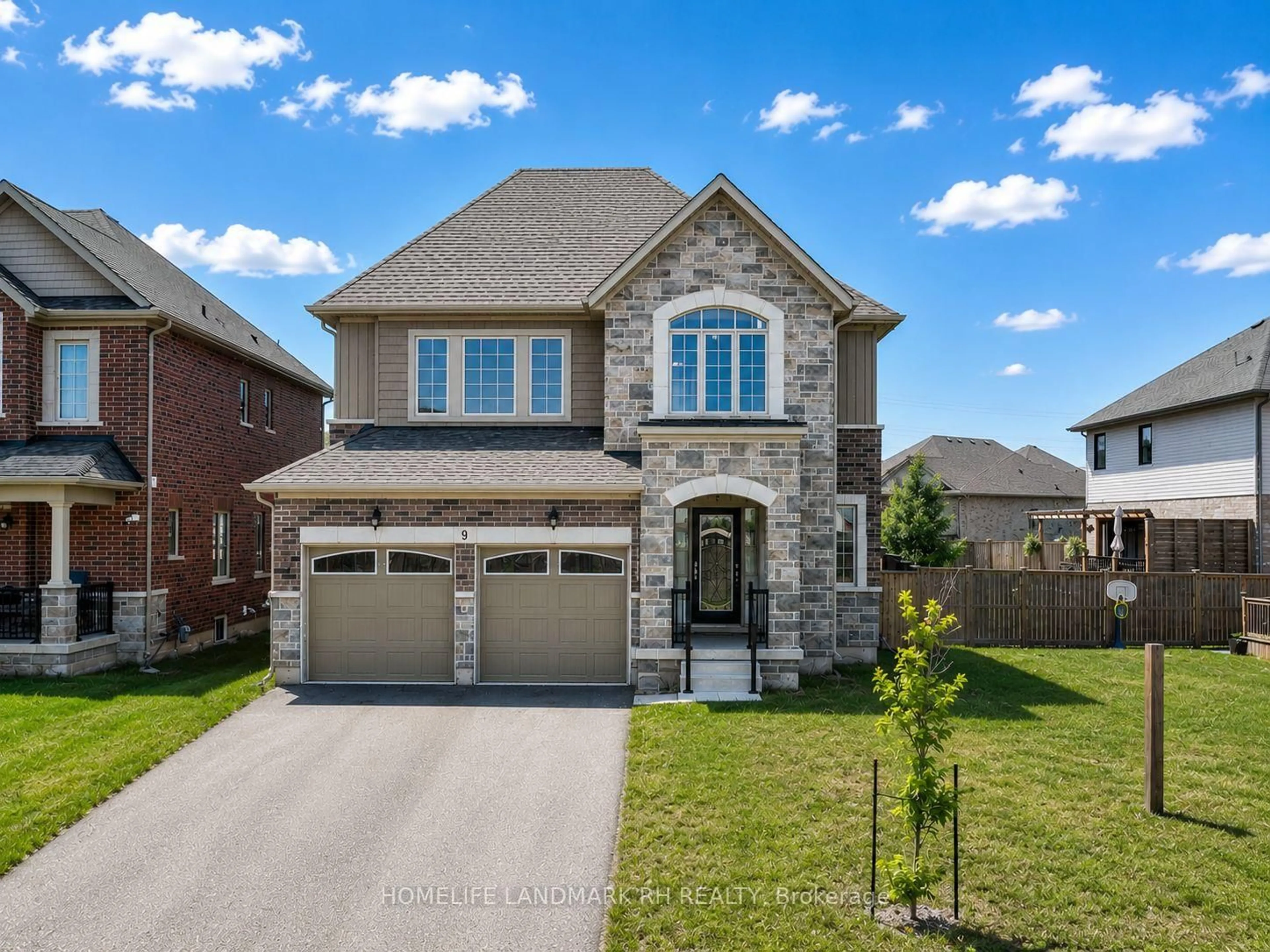 Home with brick exterior material, street for 9 Homestead Way, Thorold Ontario L2V 0B7