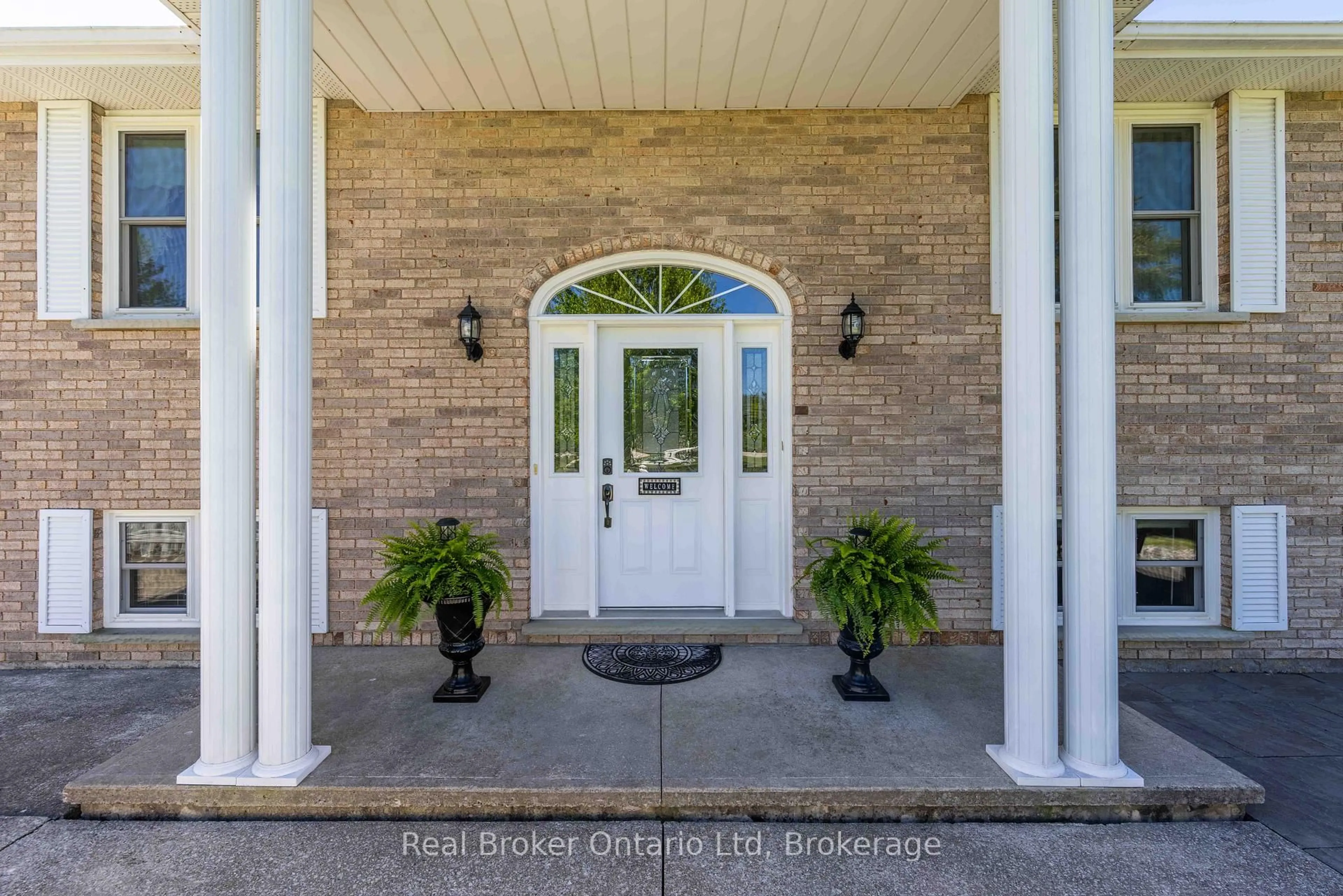 Indoor entryway for 122318 Grey Road 5, Georgian Bluffs Ontario N4K 5N5