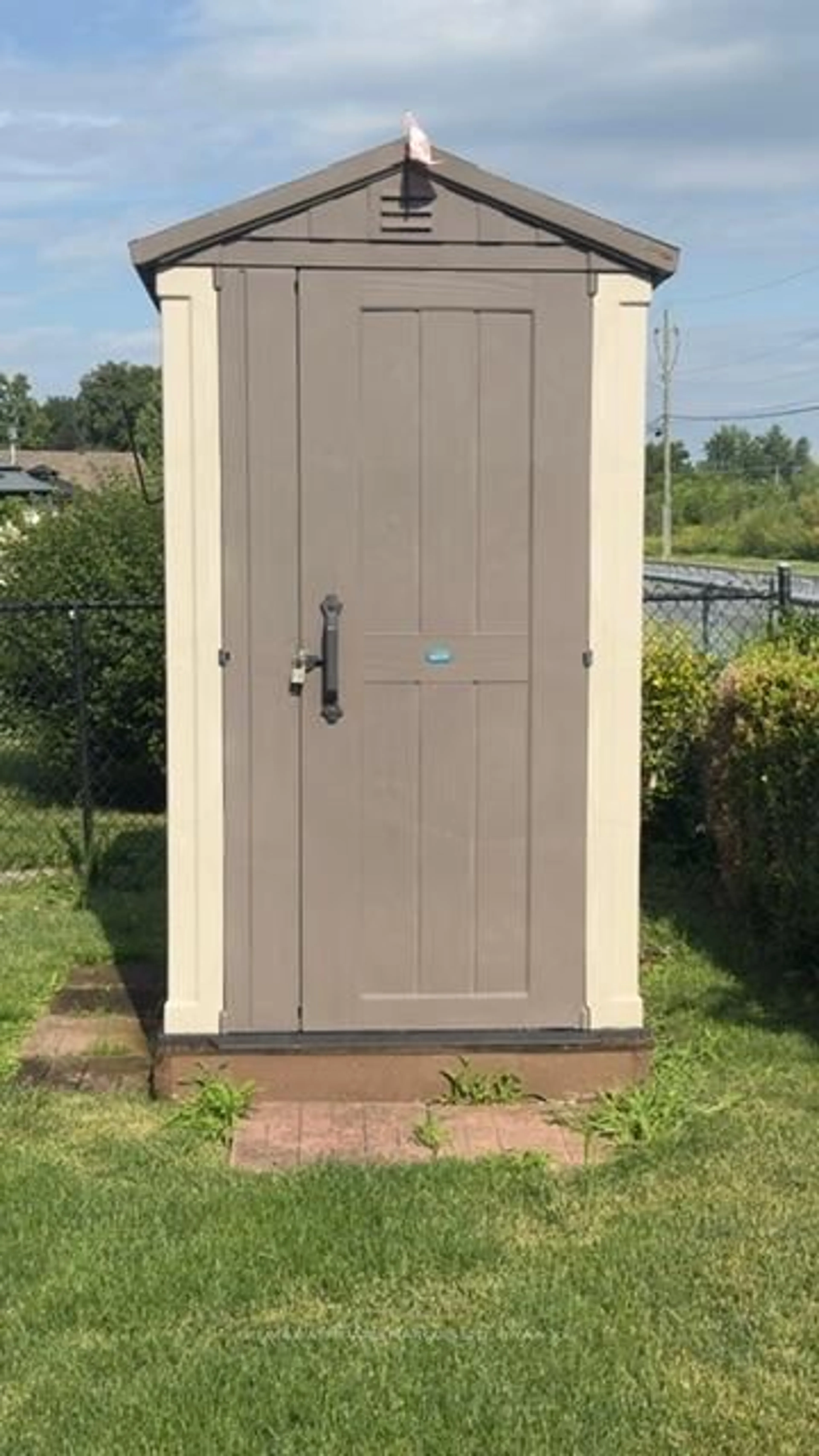 Shed for 1505 Frank Crt, Cornwall Ontario K6H 7N7