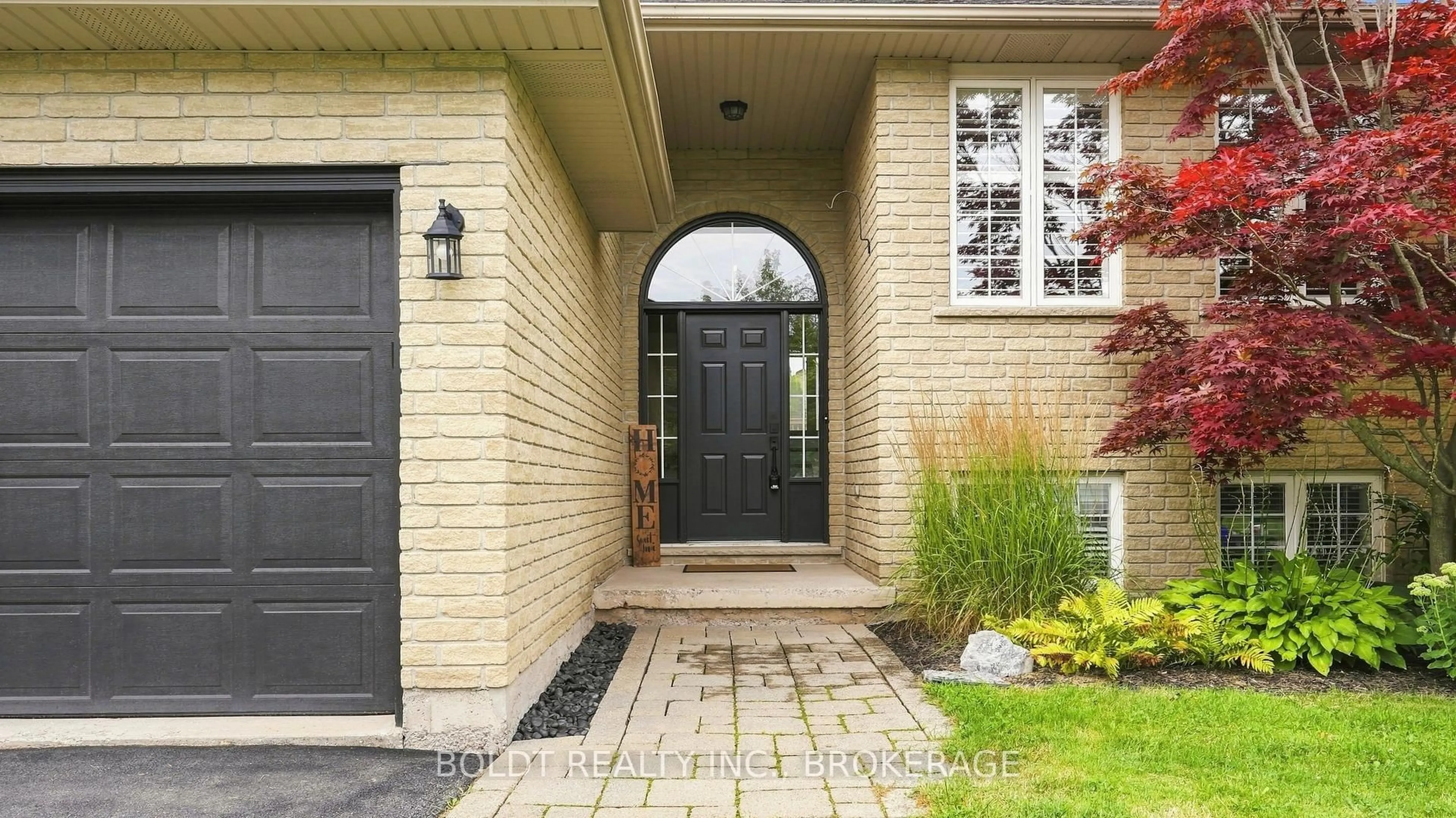 Home with brick exterior material, street for 4 Mason Dr, Pelham Ontario L0S 1E4