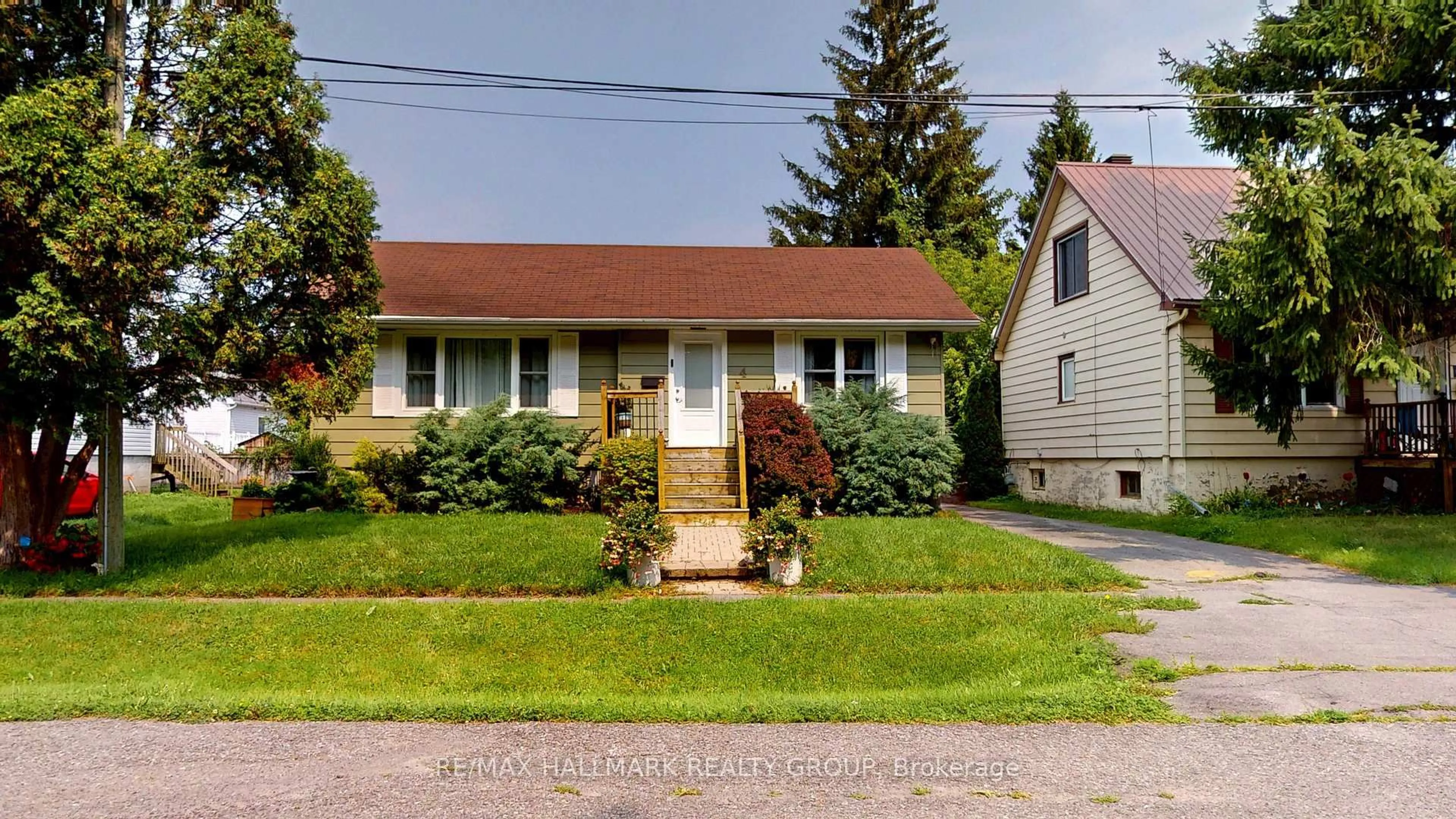 Unknown for 4 King St, Cornwall Ontario K6J 1J8