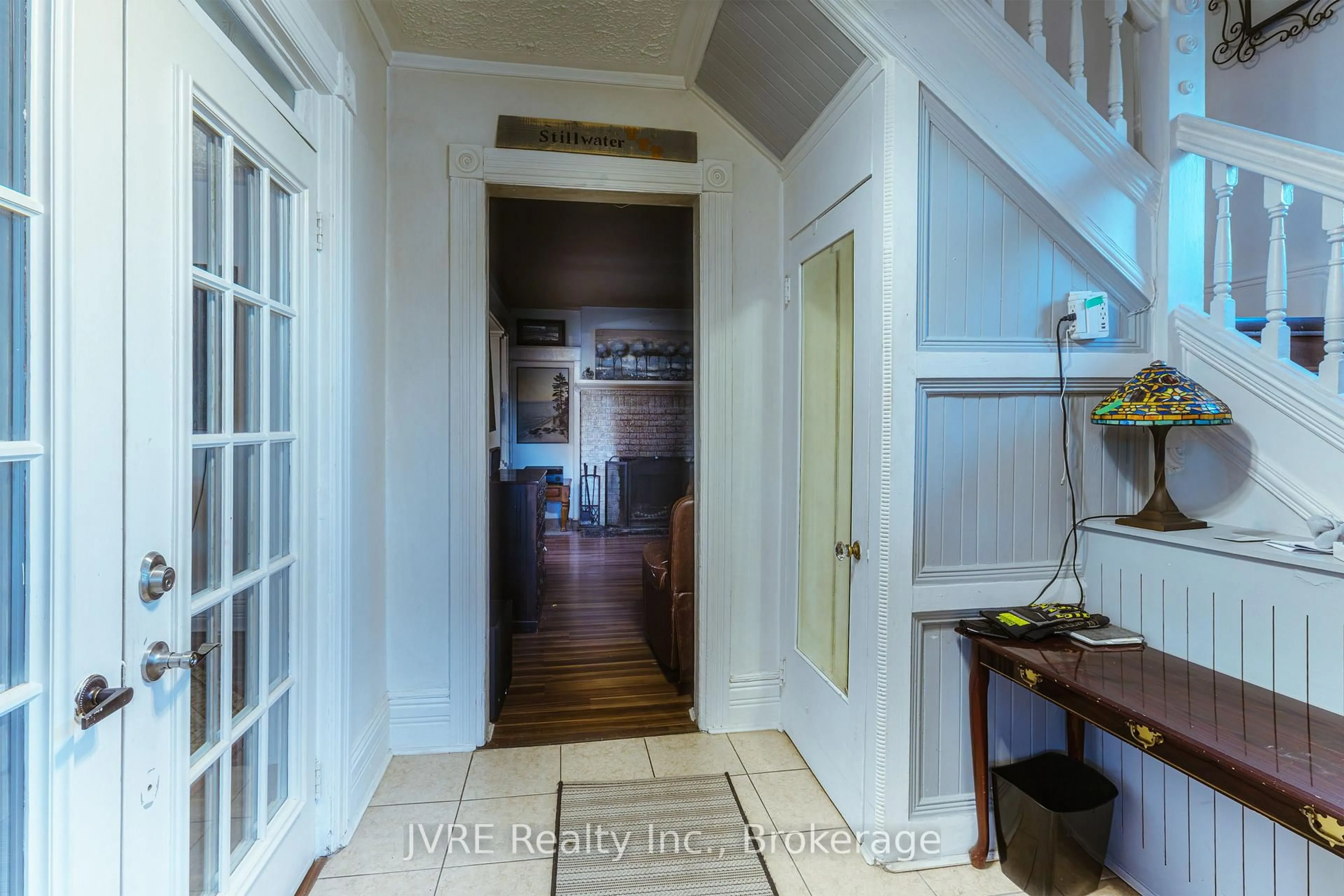 Indoor entryway for 110 Merritt St, Welland Ontario L3C 4T4