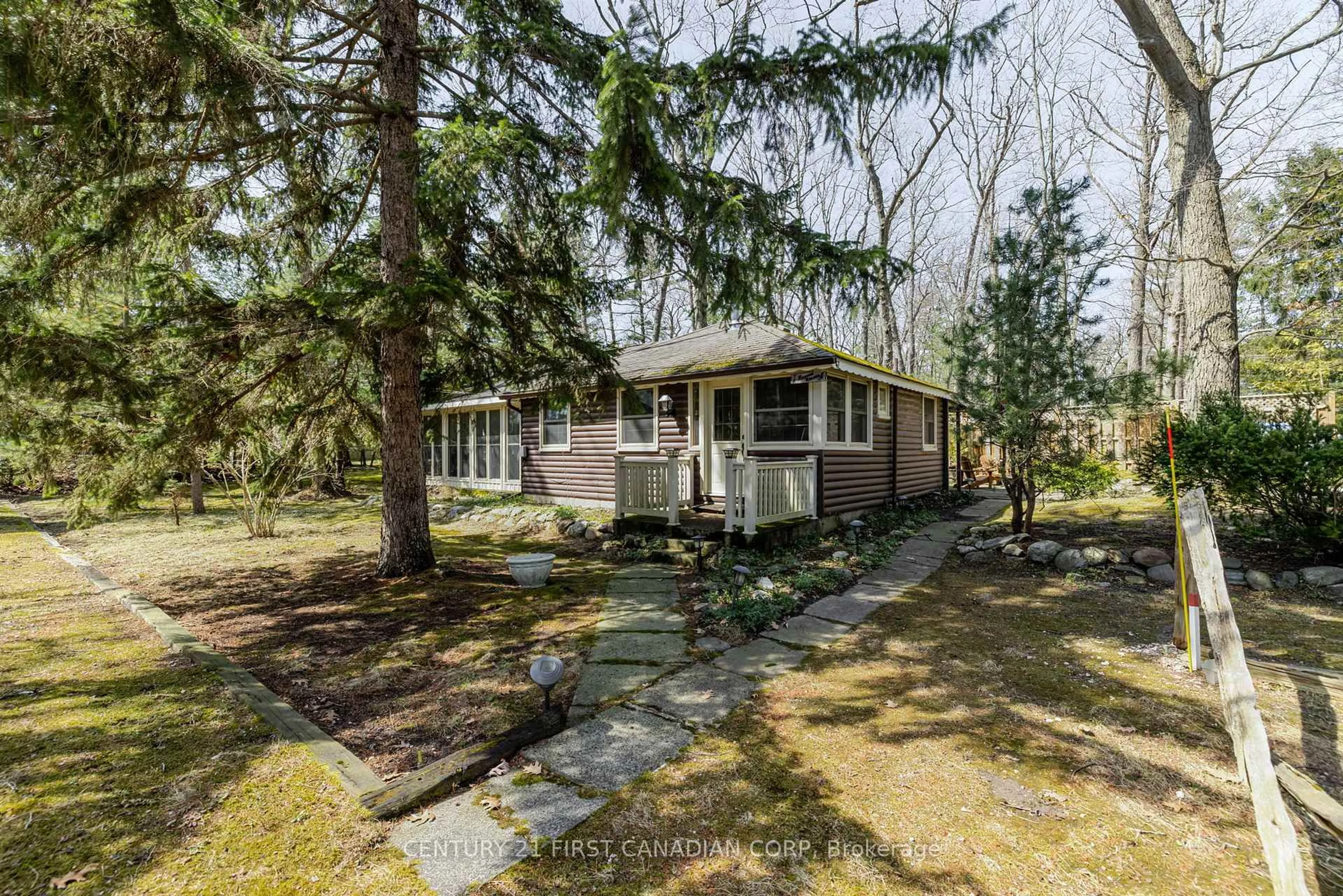 Patio, street for 47 Heaman Cres, Lambton Shores Ontario N0M 1T0