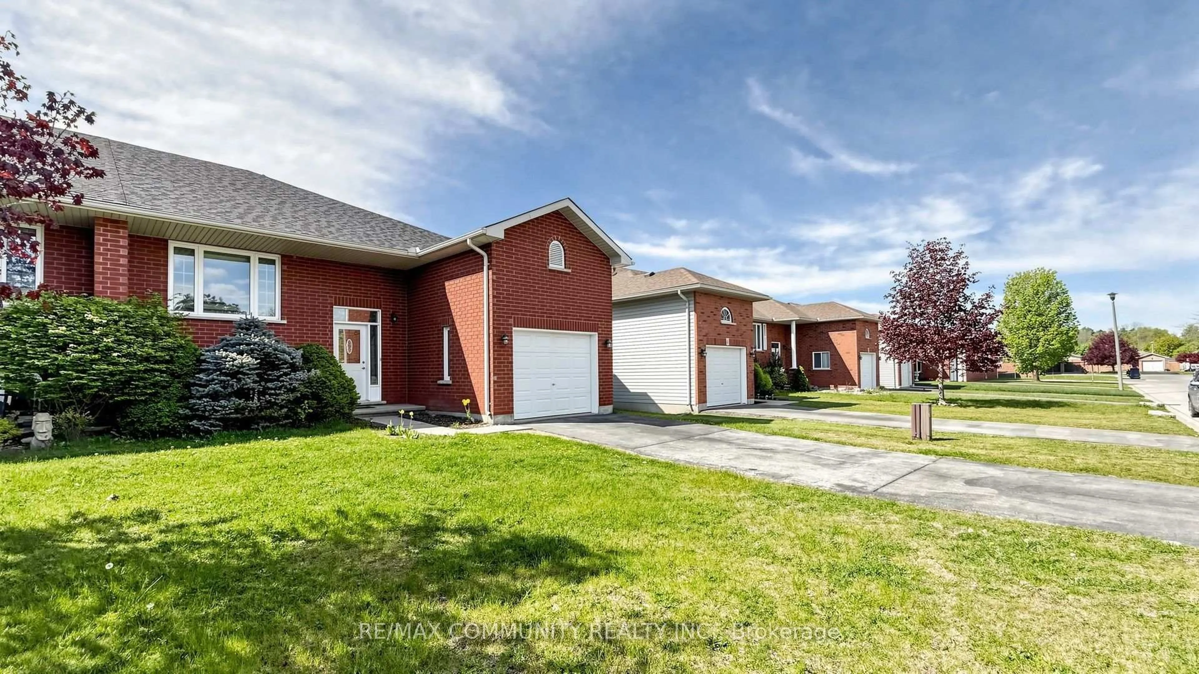 Home with brick exterior material, street for 20 Landon Ave, Norfolk Ontario N3Y 5J8