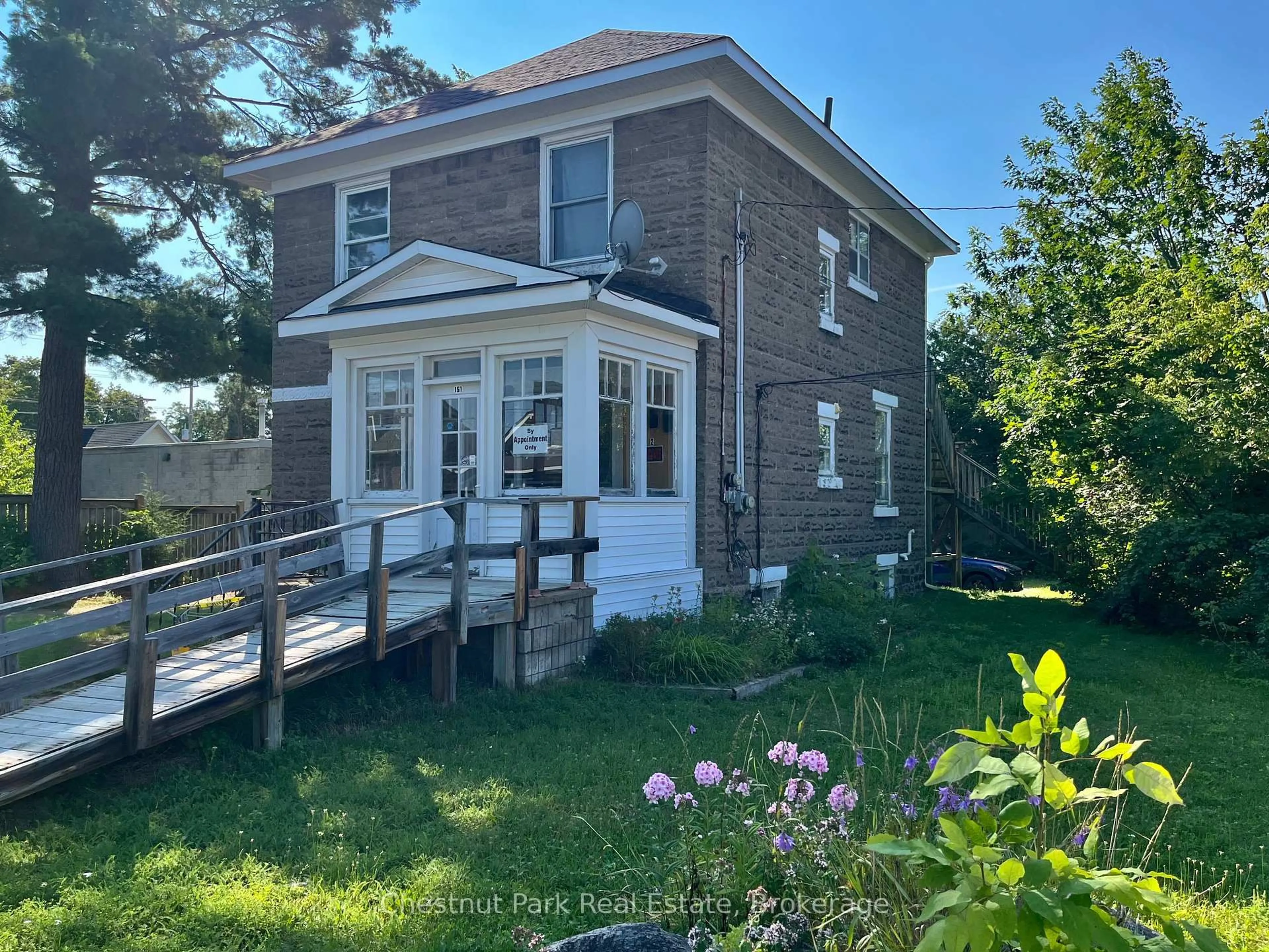 Unknown for 151 Royal St, Gravenhurst Ontario P1P 1H5