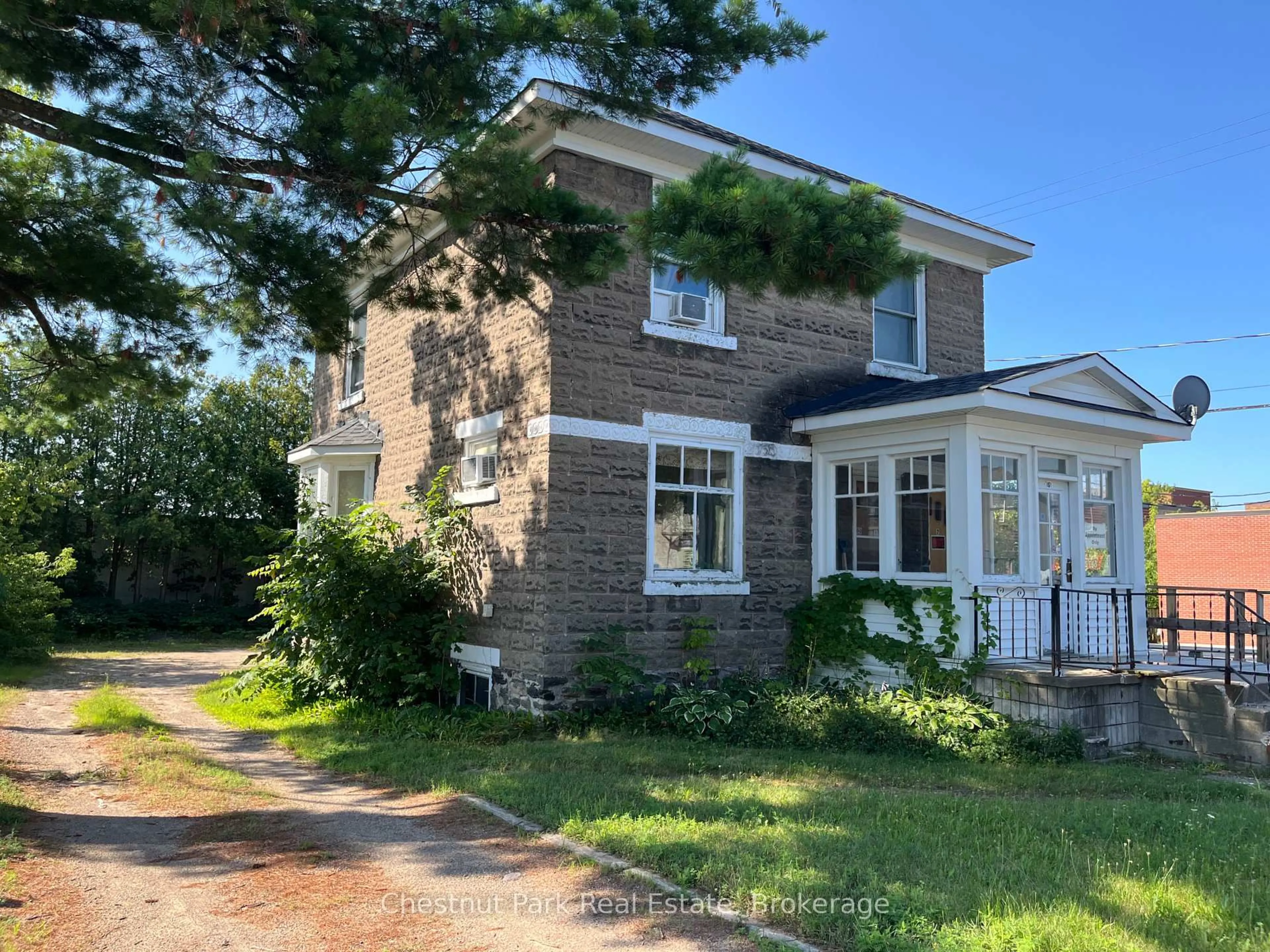Home with brick exterior material, street for 151 Royal St, Gravenhurst Ontario P1P 1H5