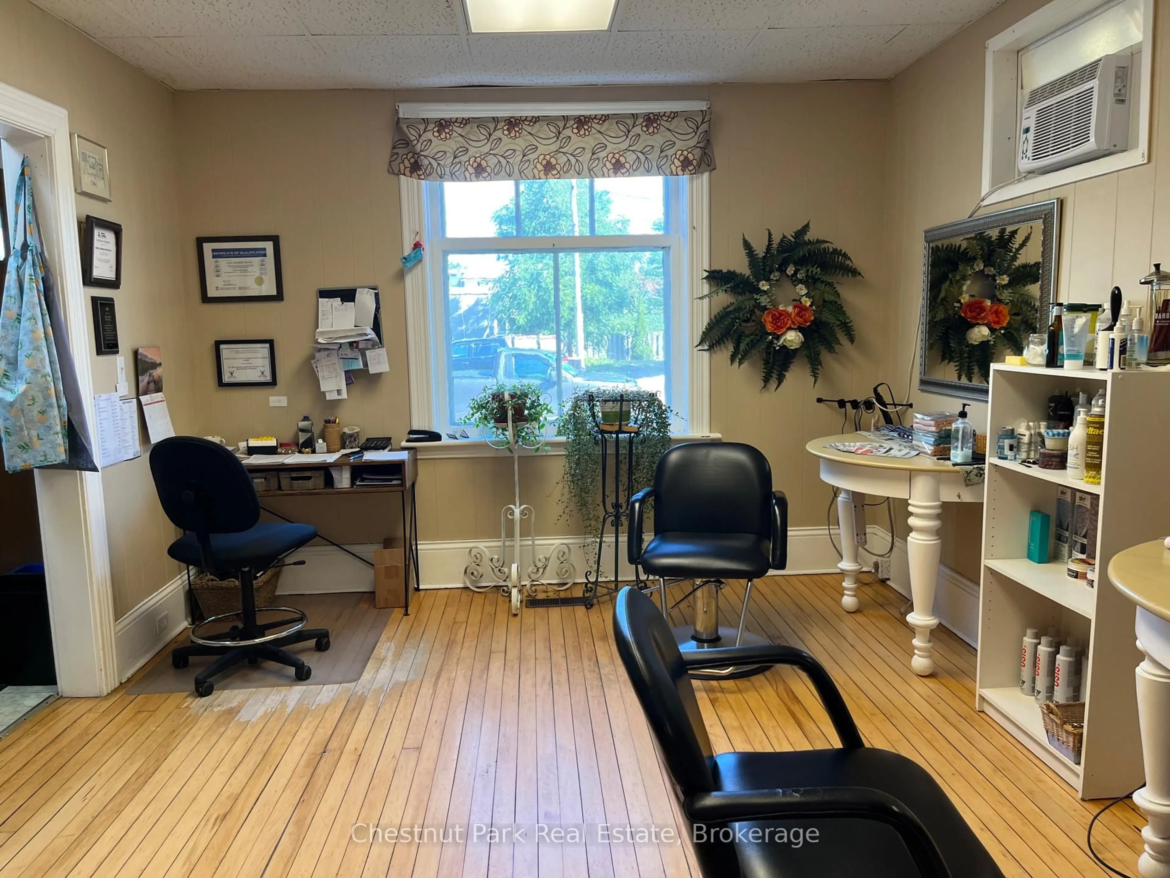 A pic of a room for 151 Royal St, Gravenhurst Ontario P1P 1H5