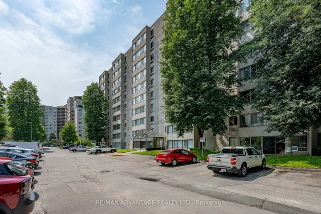 570 Proudfoot Lane #708, London North 2