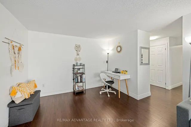 570 Proudfoot Lane #708, London North 5