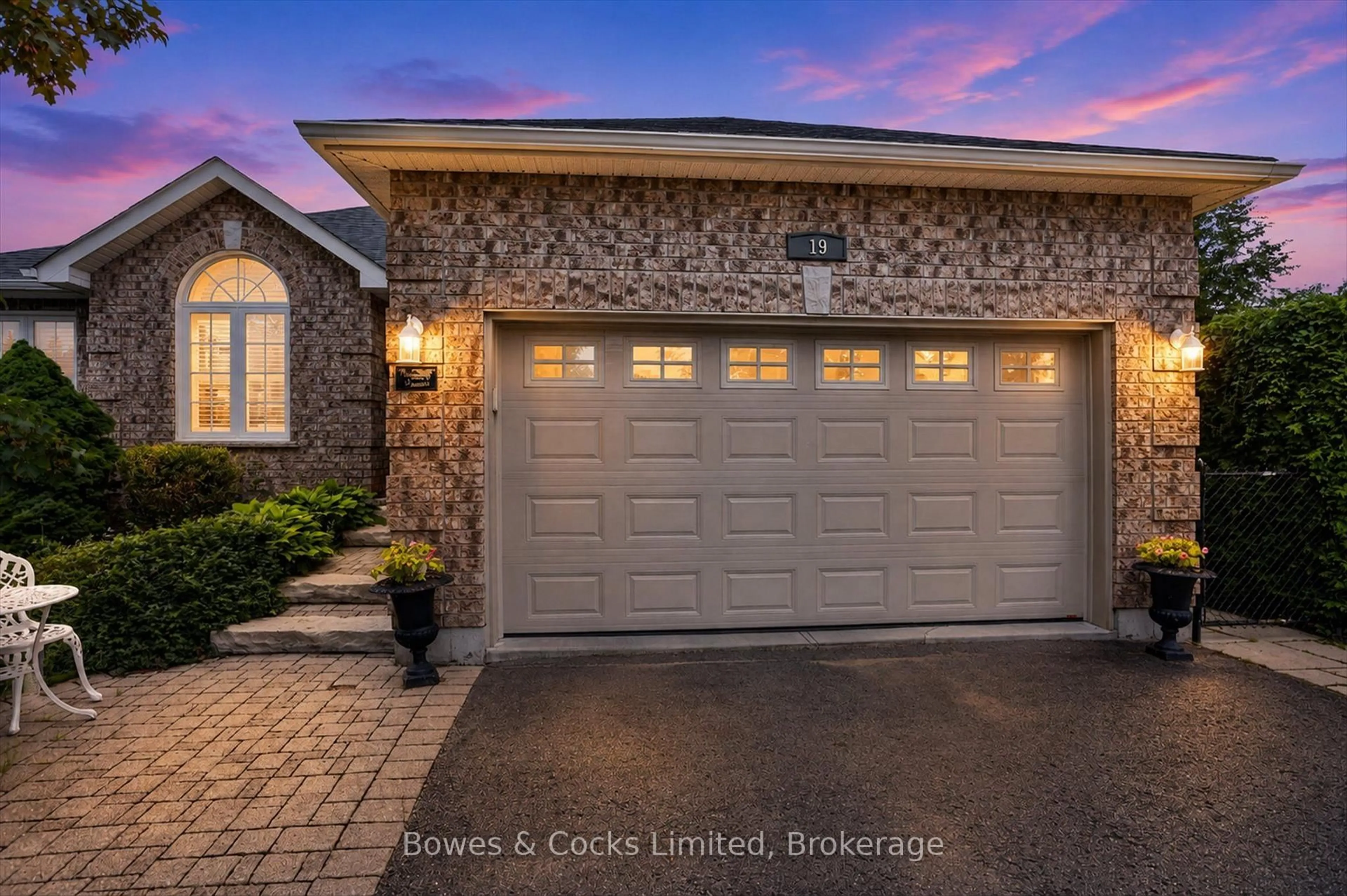 Indoor garage for 19 Lori Blvd, Kawartha Lakes Ontario K9V 6B6