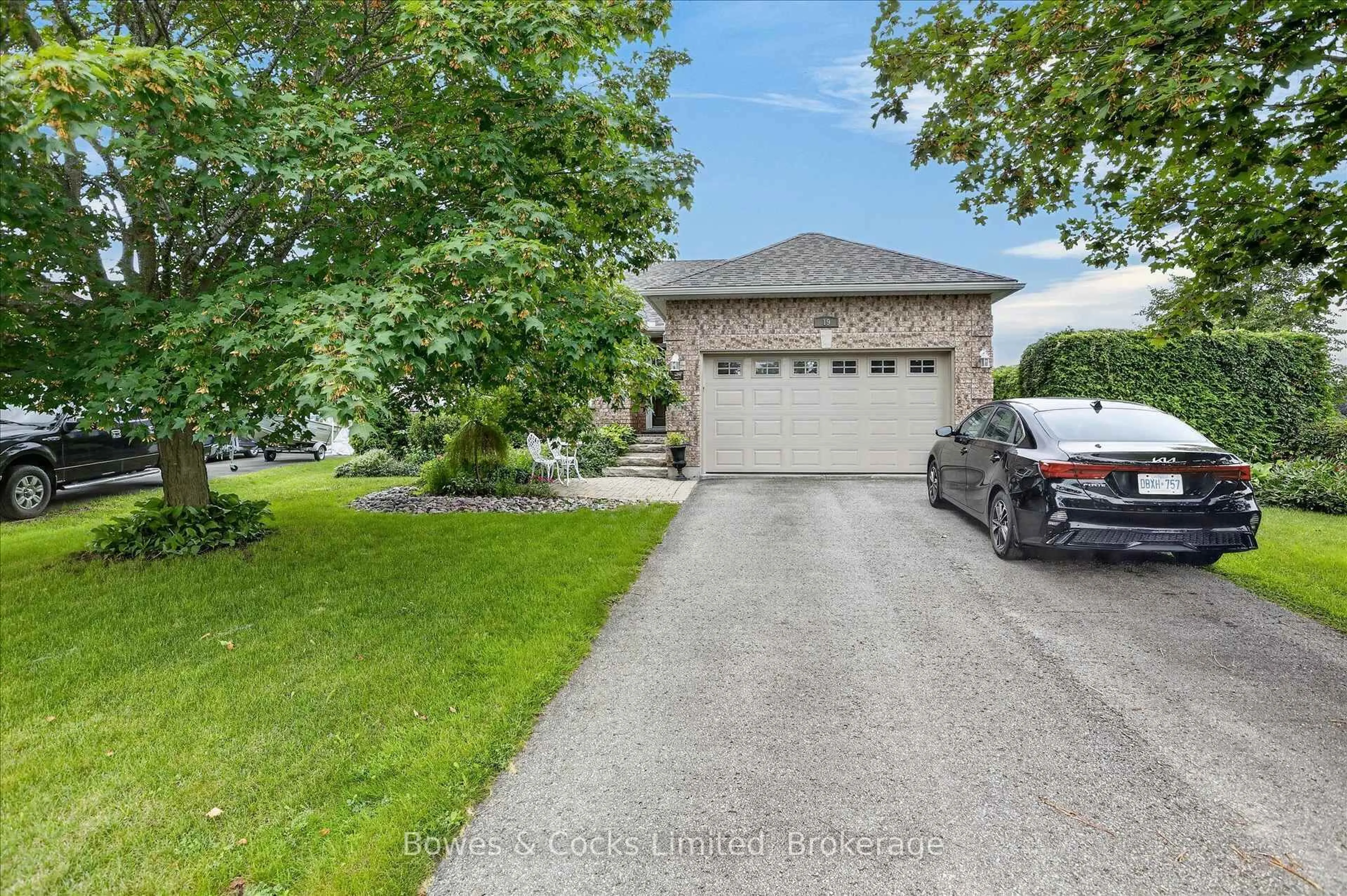 A pic from outside/outdoor area/front of a property/back of a property/a pic from drone, street for 19 Lori Blvd, Kawartha Lakes Ontario K9V 6B6