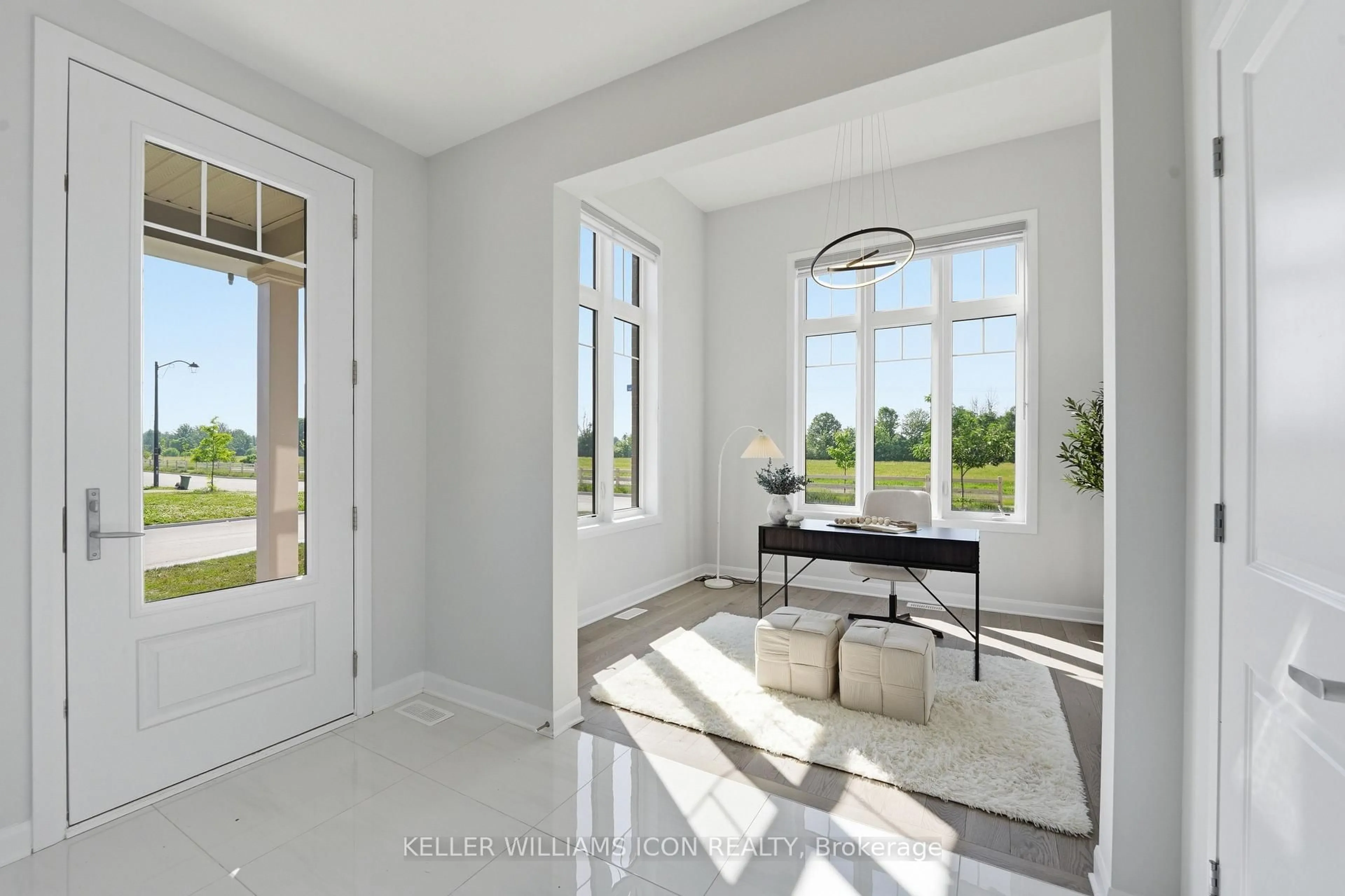 Indoor entryway for 768 Shoal St, Ottawa Ontario K4M 0X5