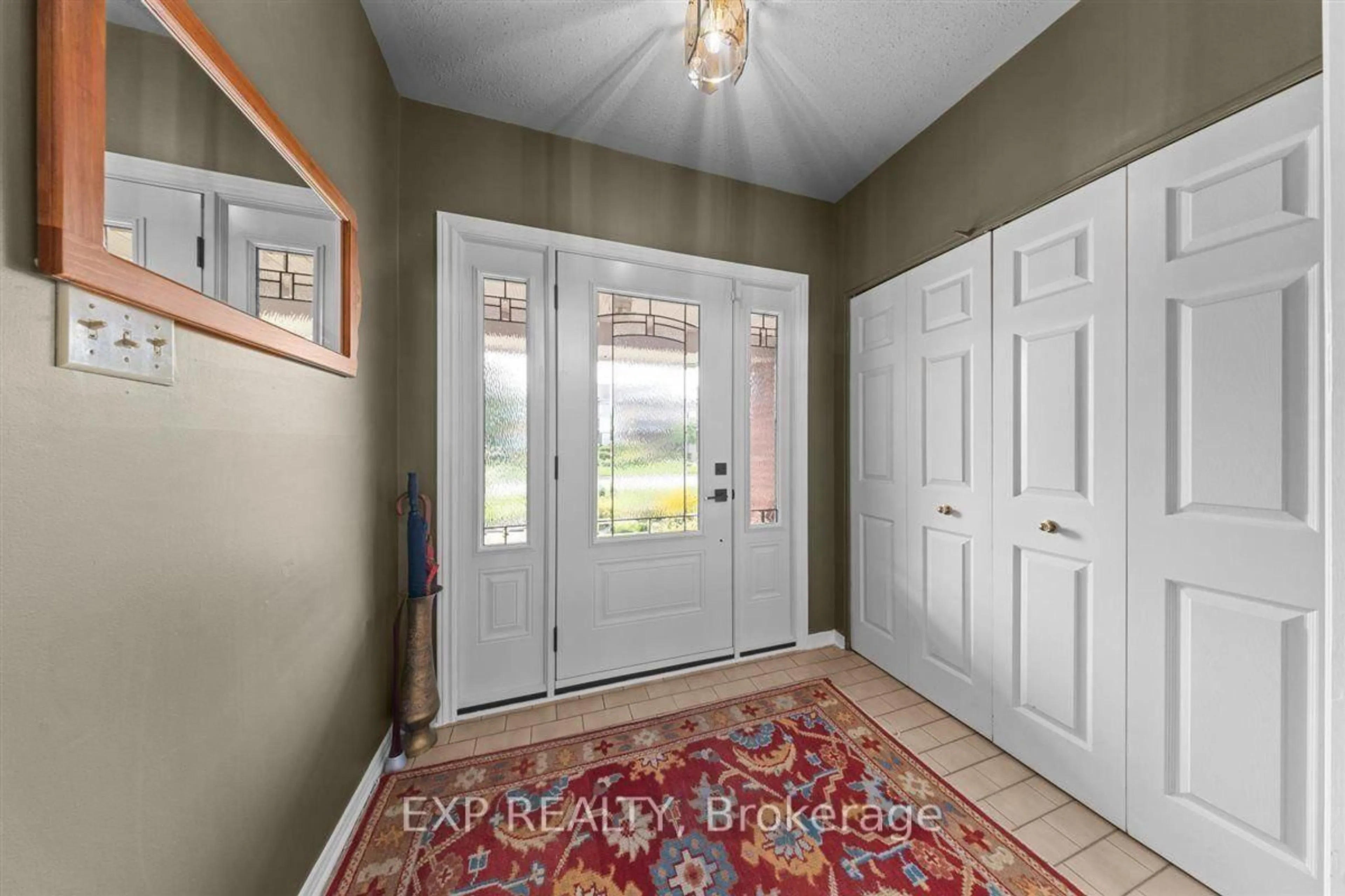 Indoor entryway for 2719 Wyldewood St, Ottawa Ontario K1T 2S1