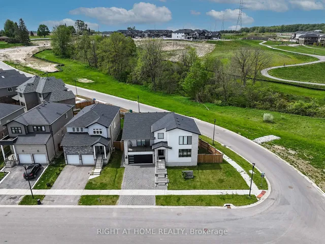 2705 Oriole Dr, London South 4