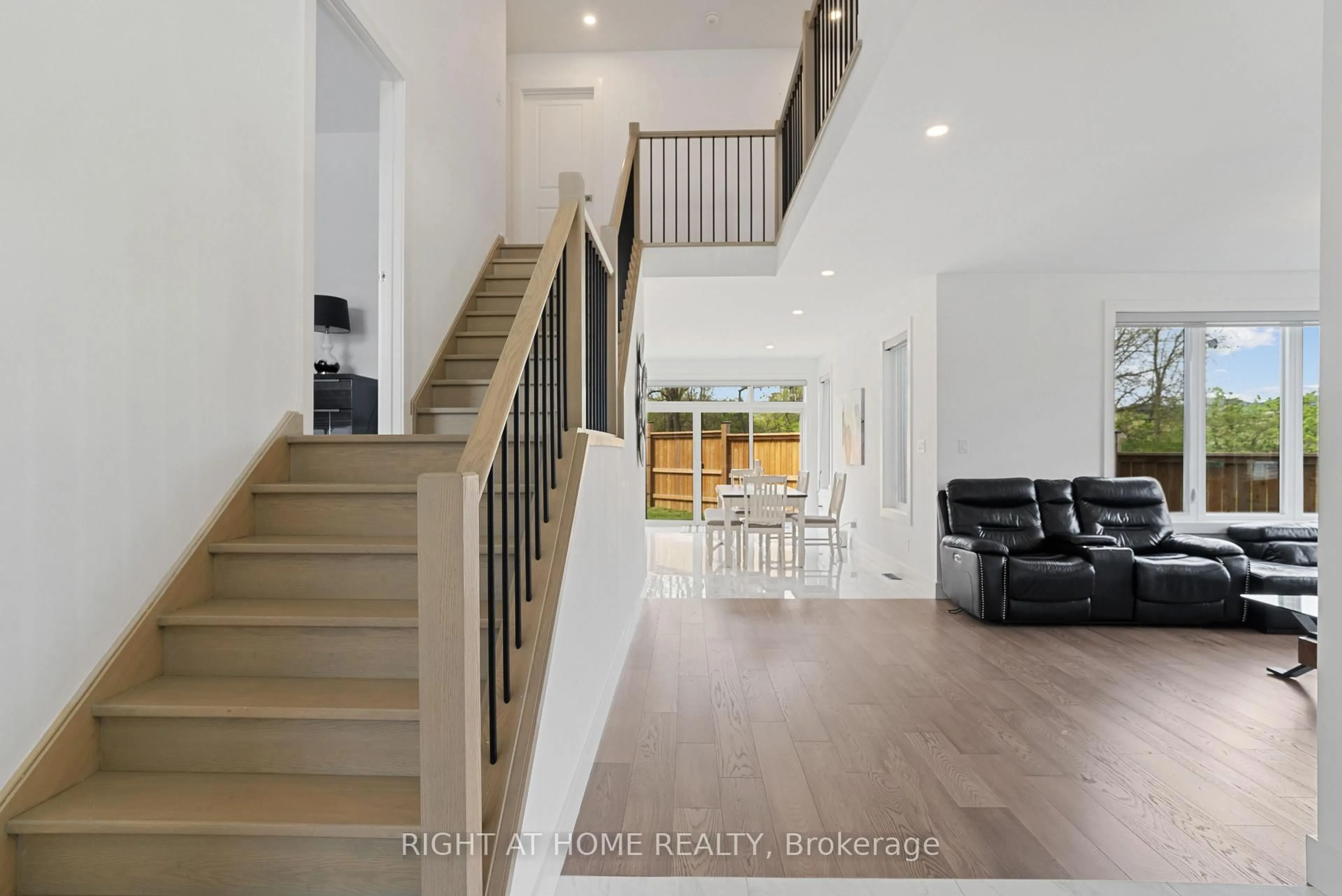 Unknown for 2705 Oriole Dr, London South Ontario N6M 0G6