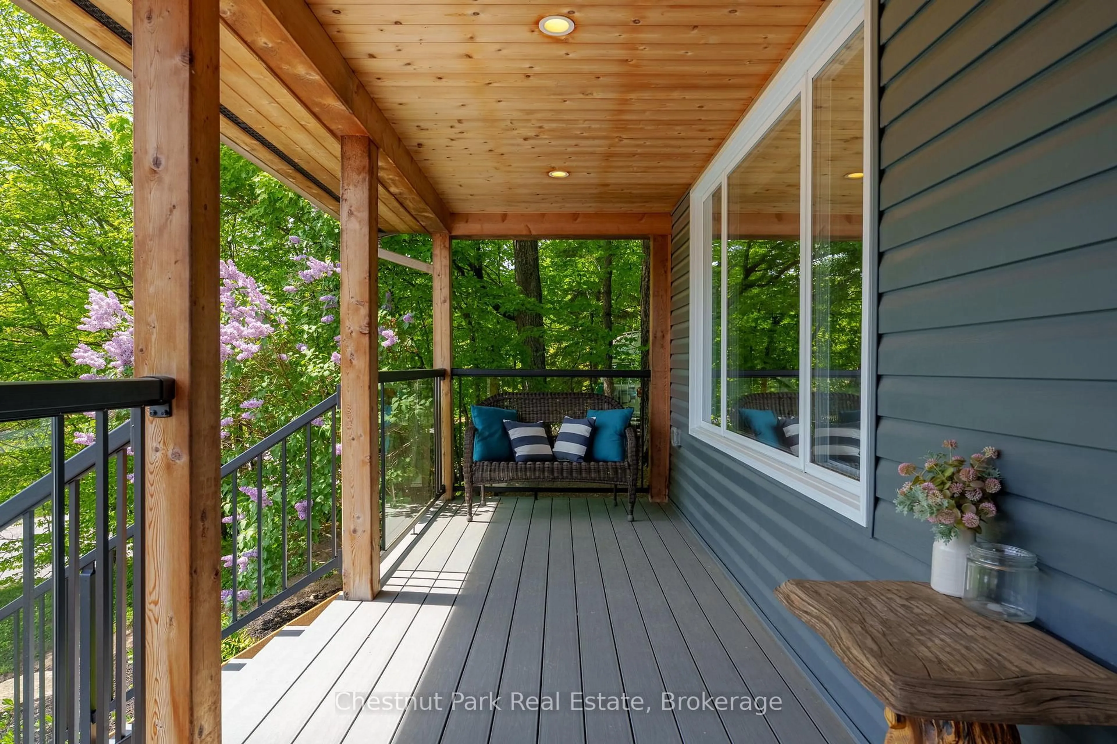 Patio, unknown for 22 Morgan Heights Dr, Huntsville Ontario P1H 1B7