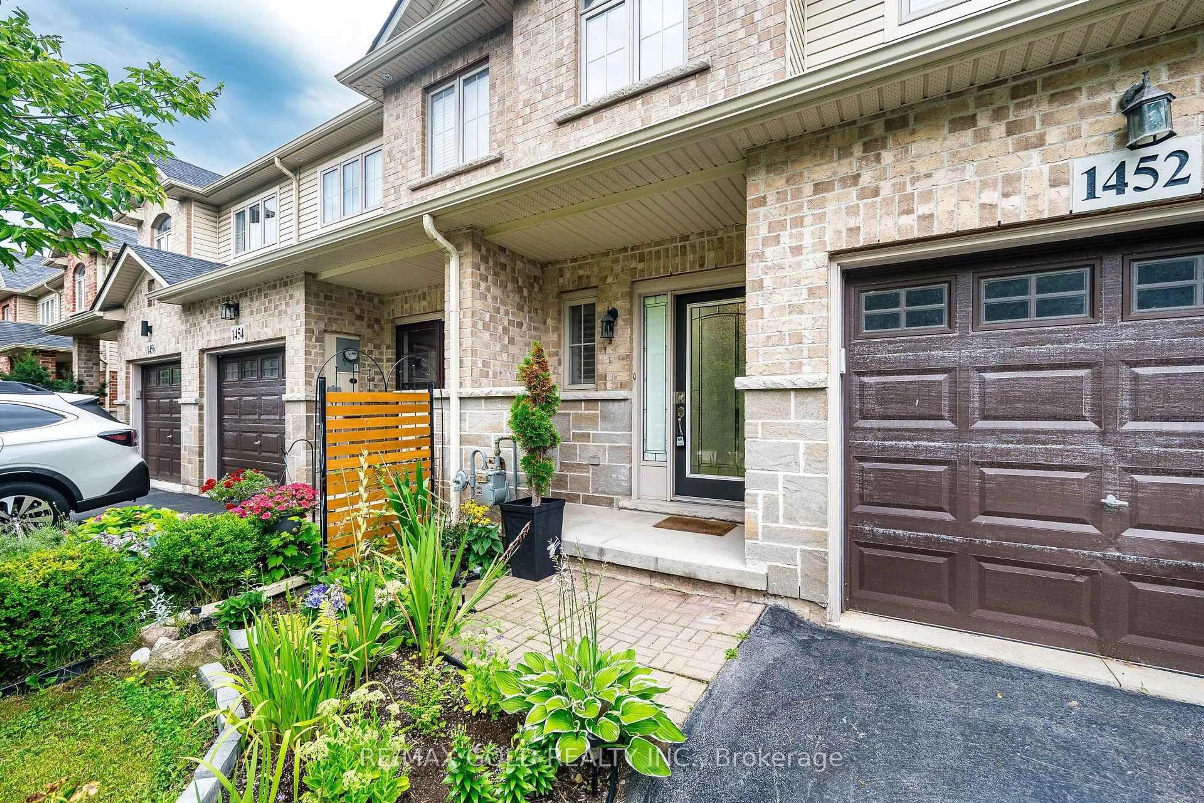 Home with brick exterior material, street for 1452 Baseline Rd, Hamilton Ontario L8E 0G3