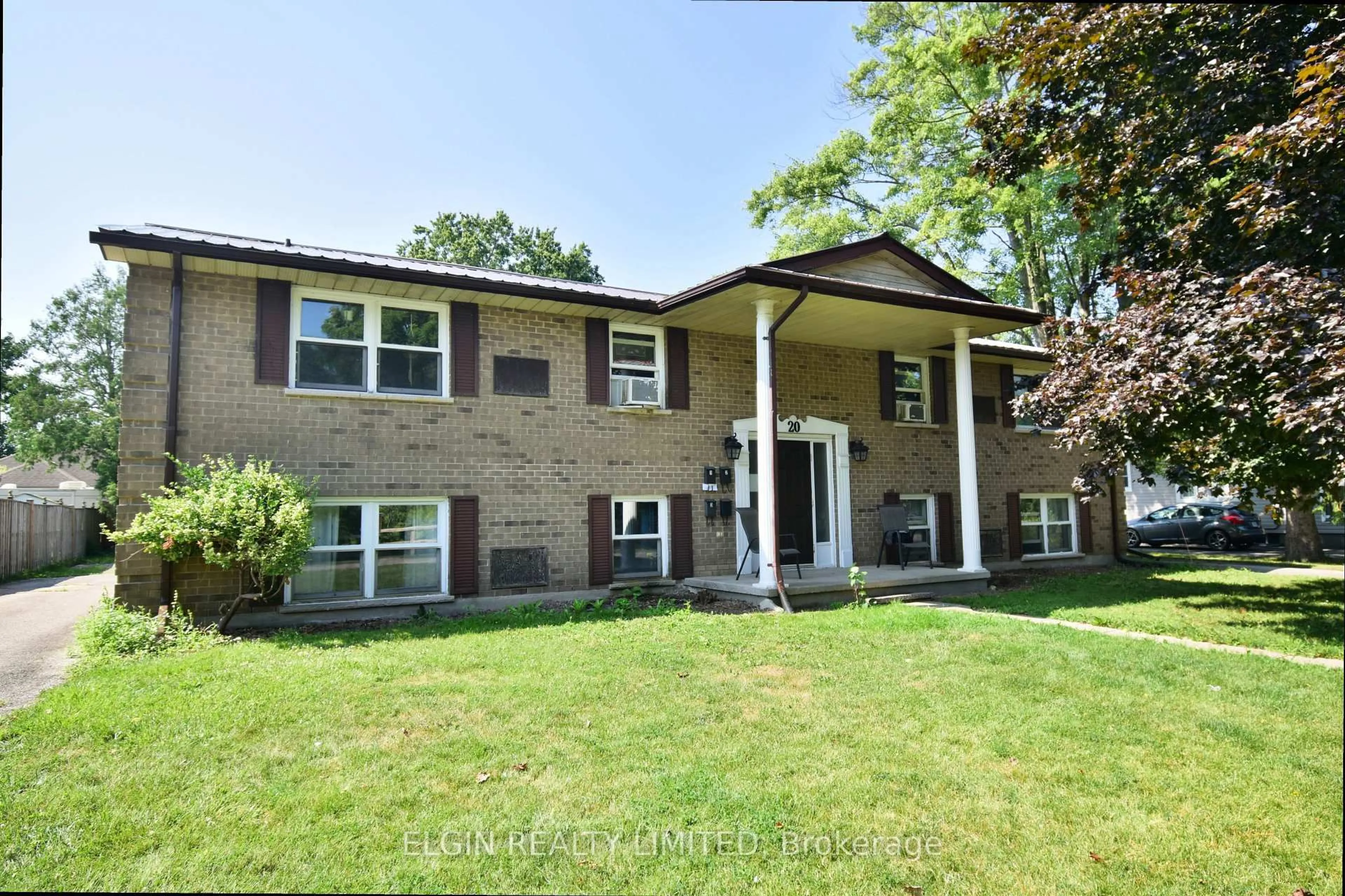 Home with brick exterior material, unknown for 20 Tecumseh St, St. Thomas Ontario N5P 2E1