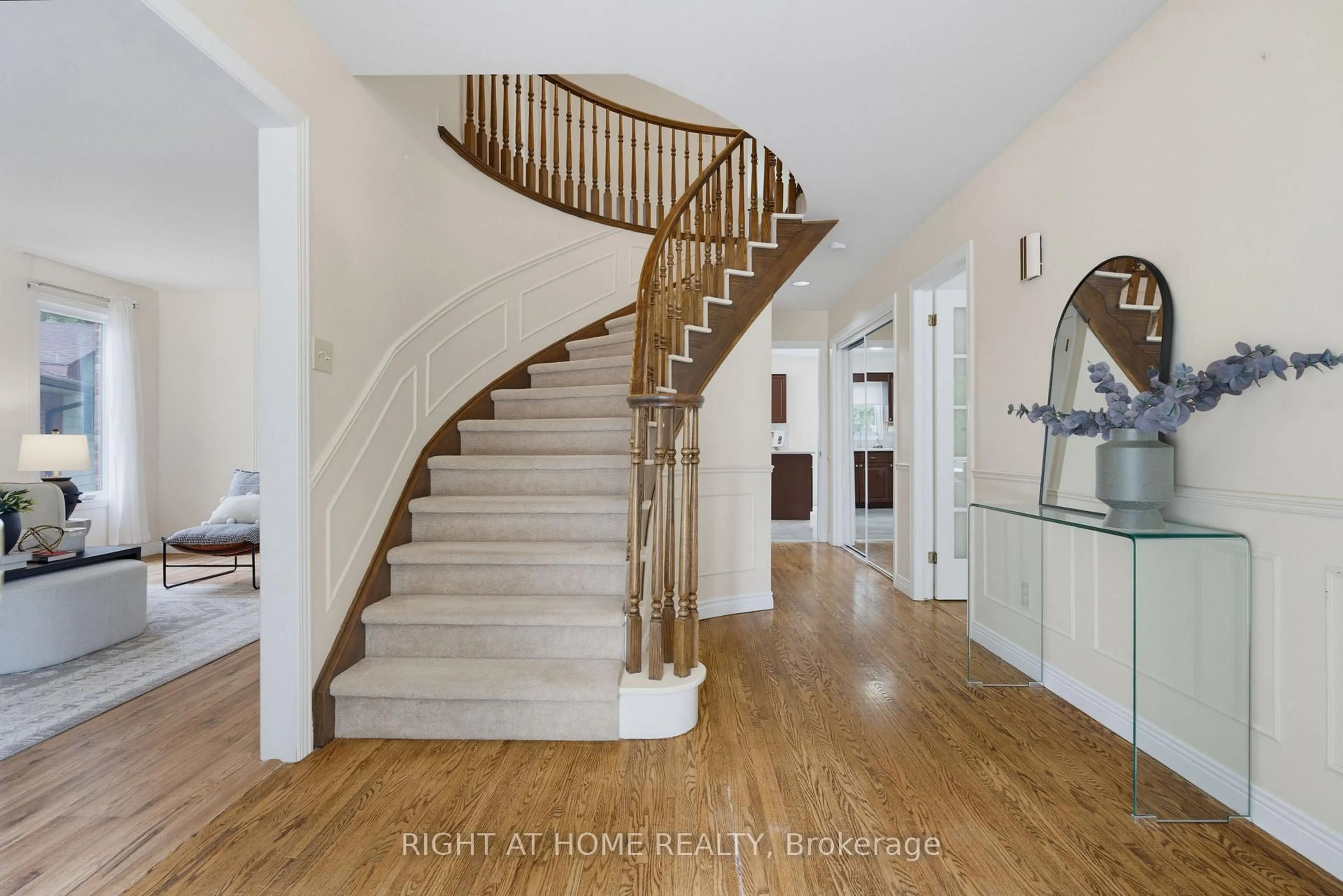 Unknown for 1789 Phillbrook Crt, London North Ontario N5X 2Z3