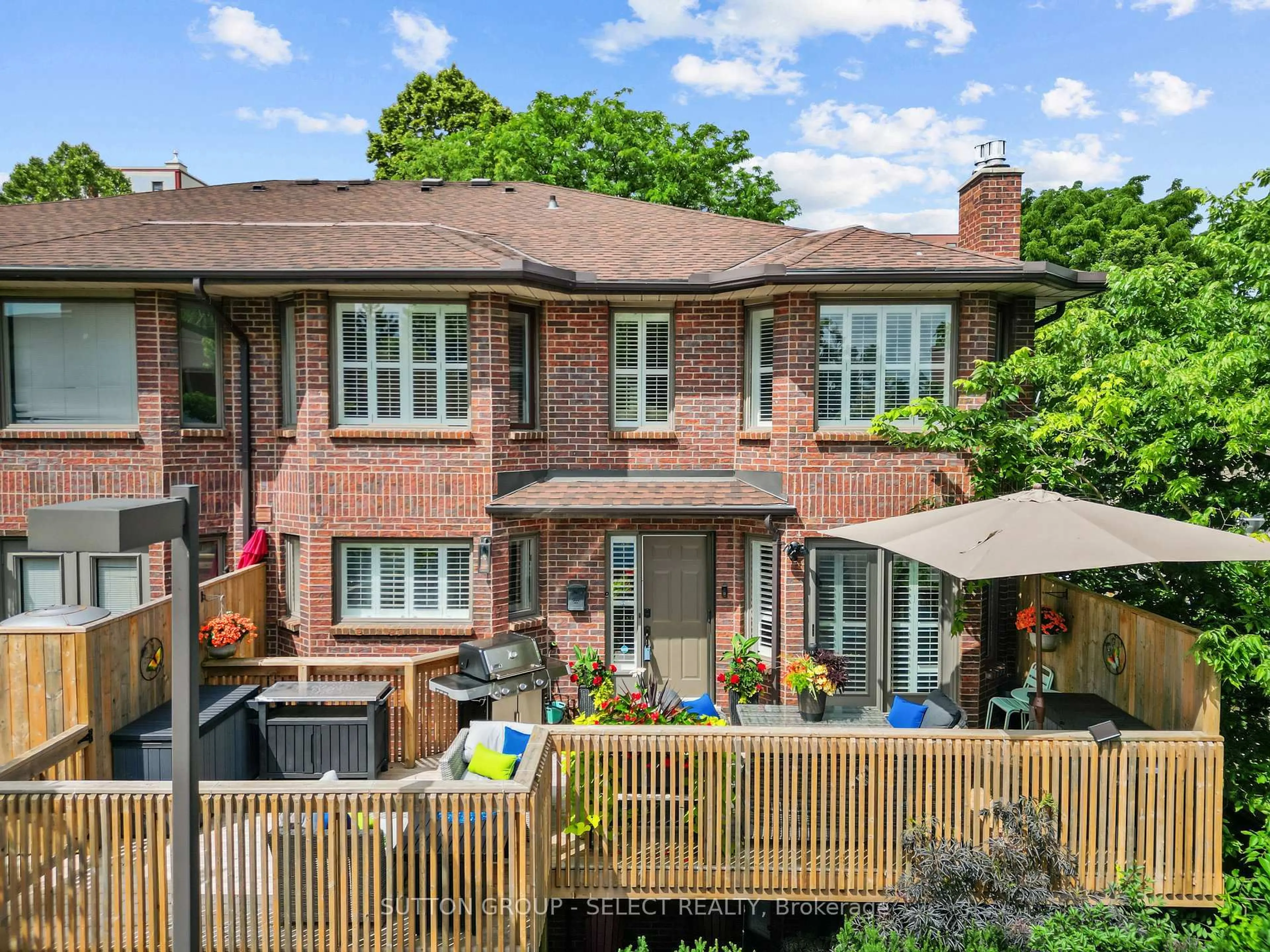 Home with brick exterior material, street for 152 Albert St #14, London East Ontario N6A 1M1