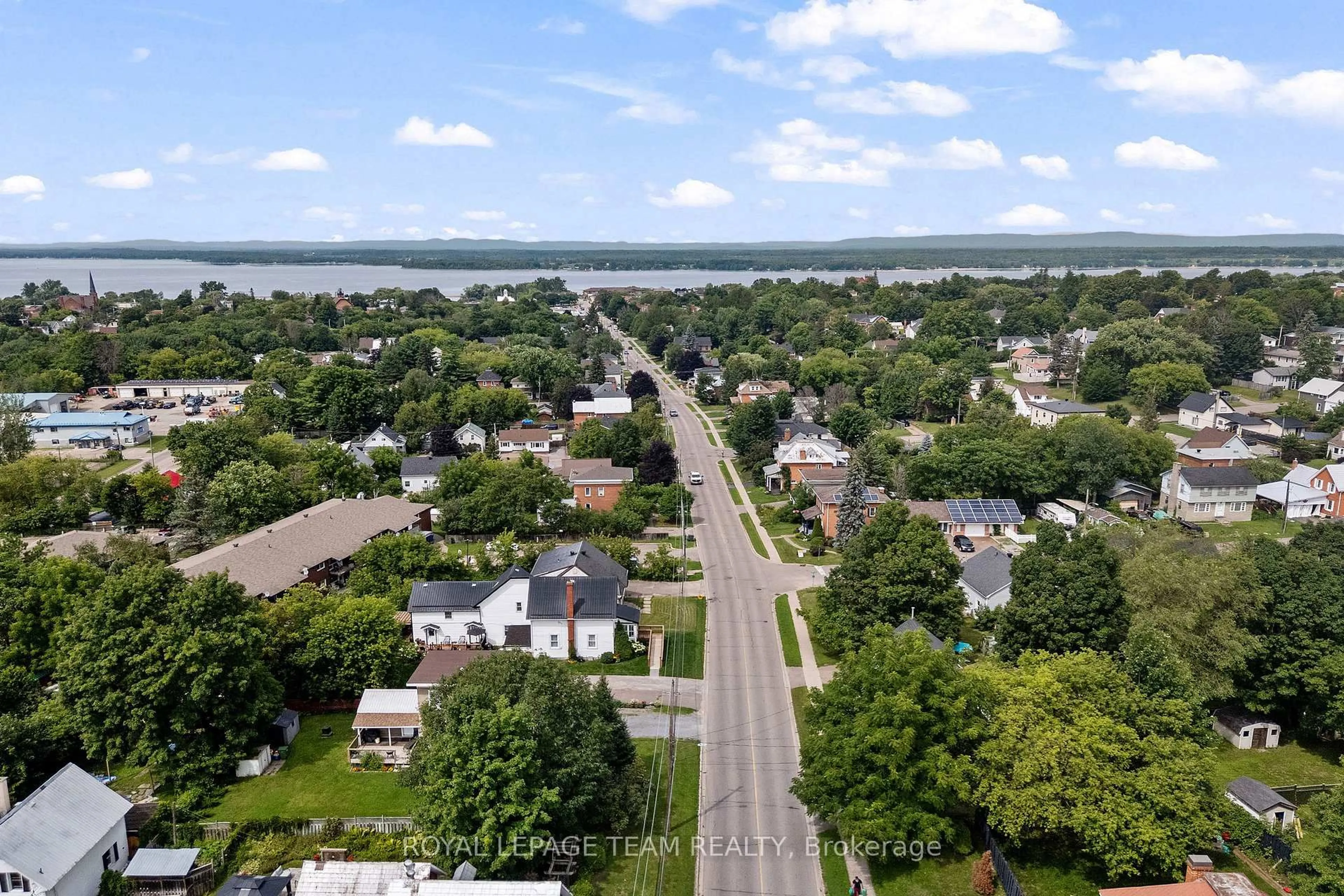 A pic from outside/outdoor area/front of a property/back of a property/a pic from drone, water/lake/river/ocean view for 544 MACKAY St, Pembroke Ontario K8A 1E6